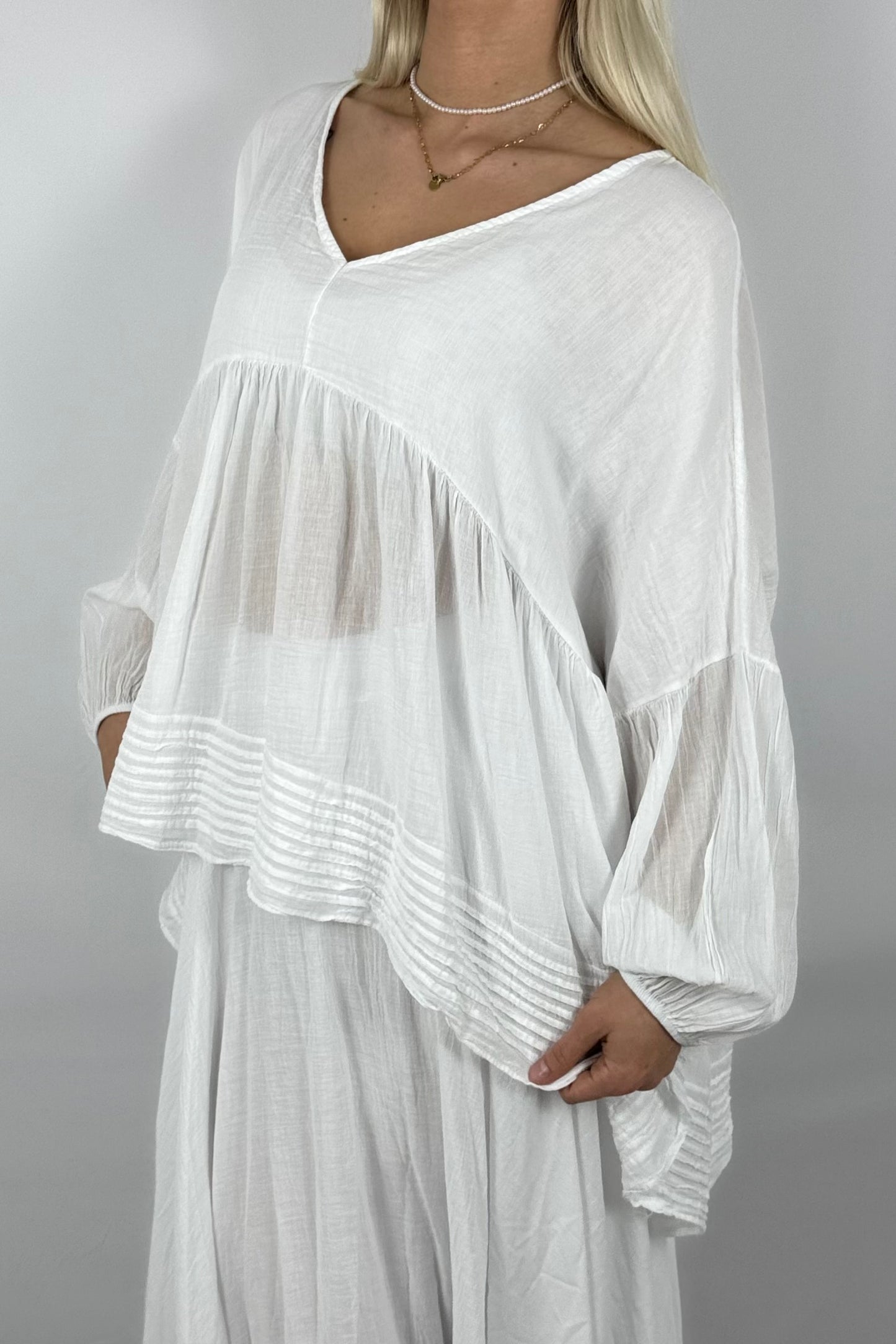 Oversize Bluse mit Volant – 100% Baumwolle-Weiß