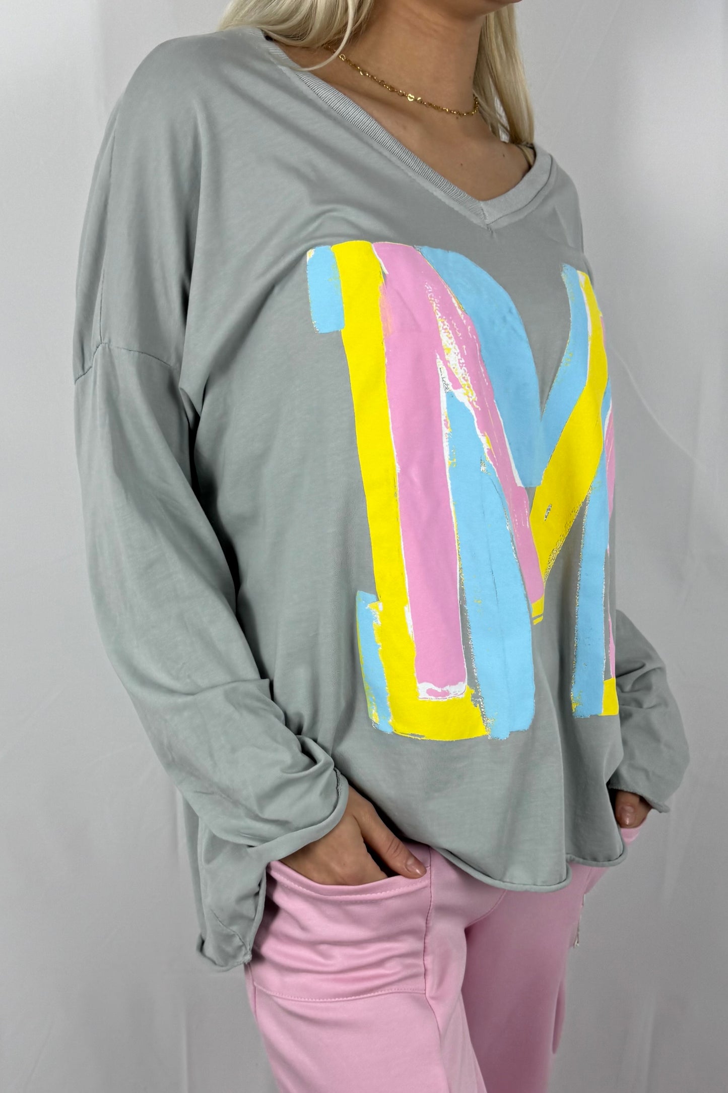 Oversize Shirt mit V-Ausschnitt & Letter-Print –Grau