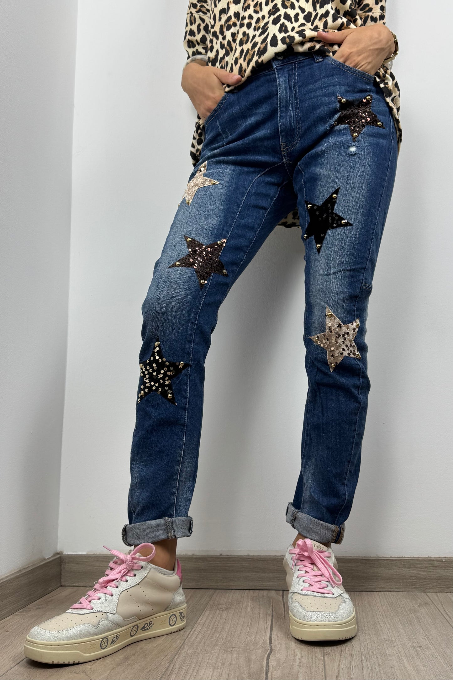 Trendige Jeans mit Sternen-Applikation