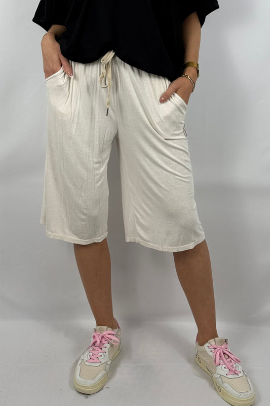Jersey-Shorts mit Statement-Tasche-Beige