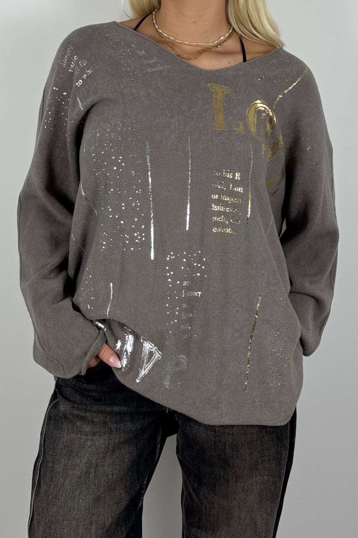 Oversize Shirt mit V-Ausschnitt & Metallic-Print-Mud