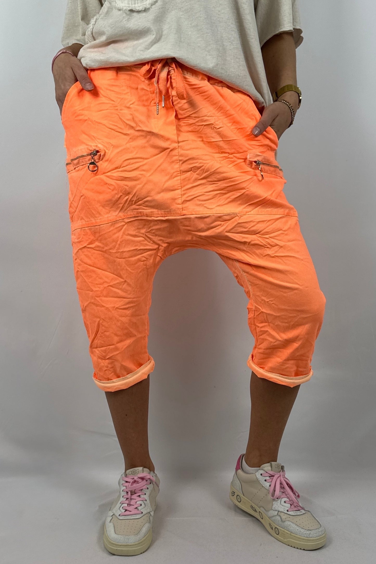 Damen Short mit Reißverschluss Details -Neon Orange