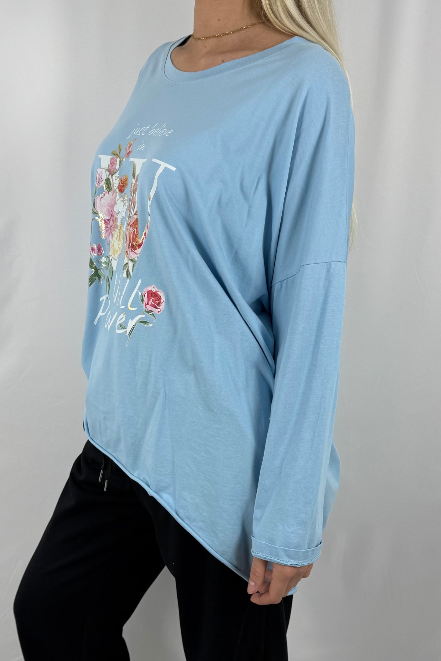 Oversize Damen Shirt mit Love Will Power Print-Hellblau
