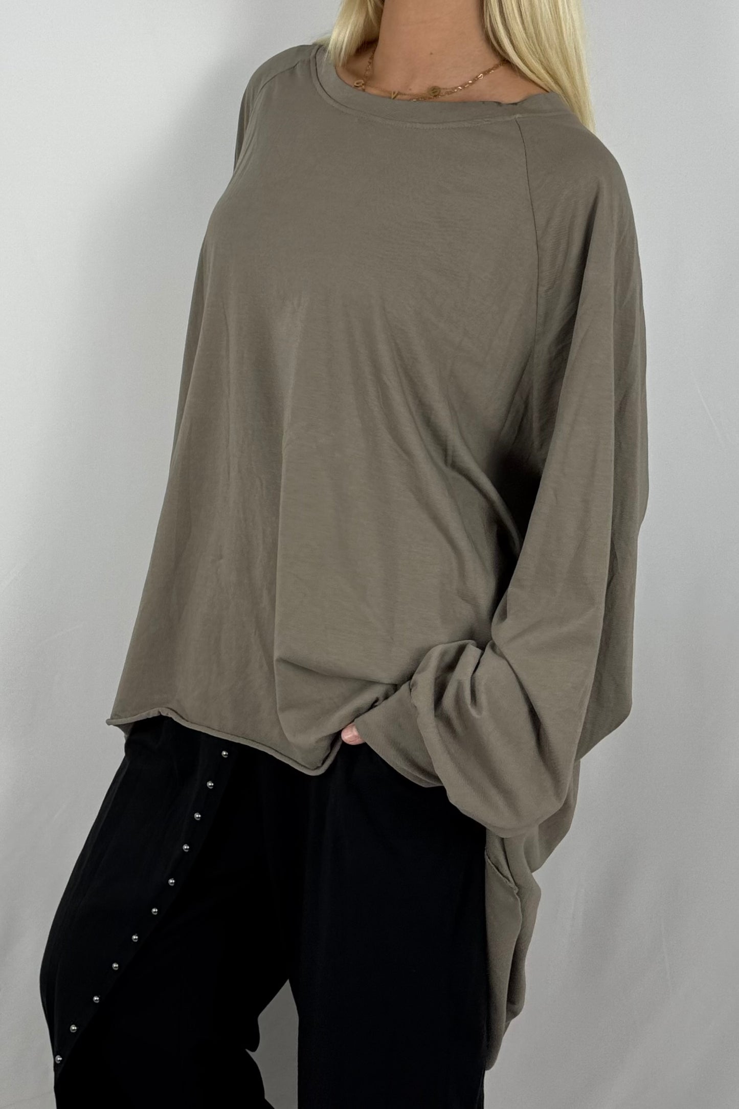 Oversize-Shirt „STYLE“ mit Leo-Print auf dem Rücken-Mud