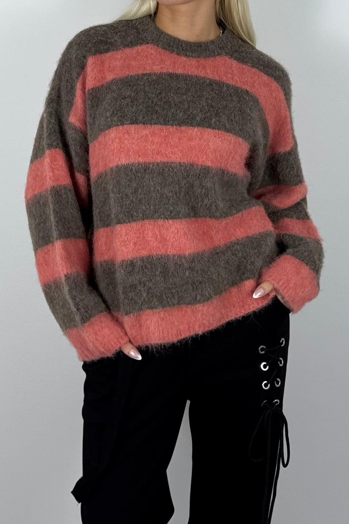 Damen Kuschelpullover gestreift –Mud