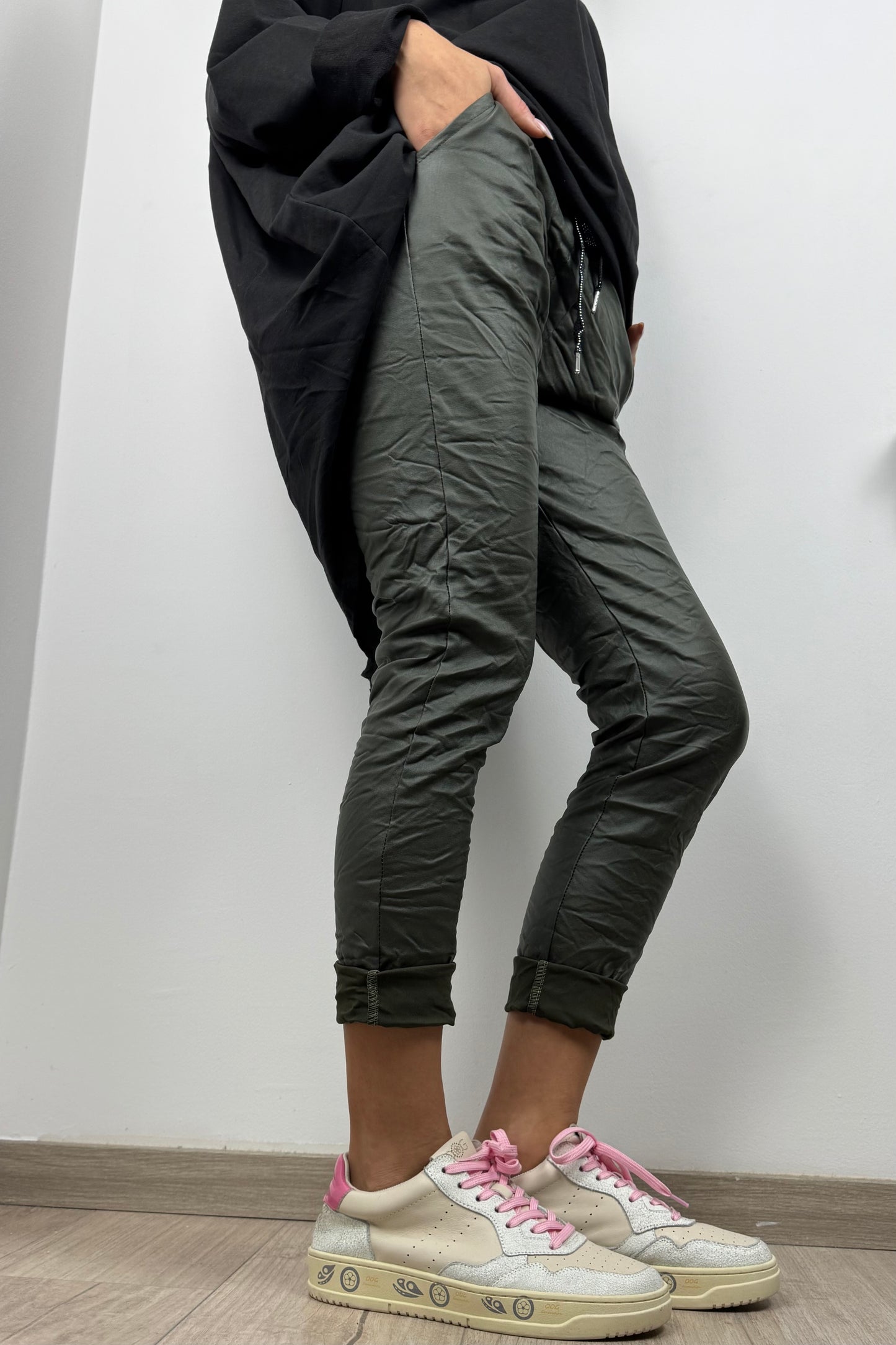 Glanz-Effekt Jogpants mit Kordelzug –Khaki