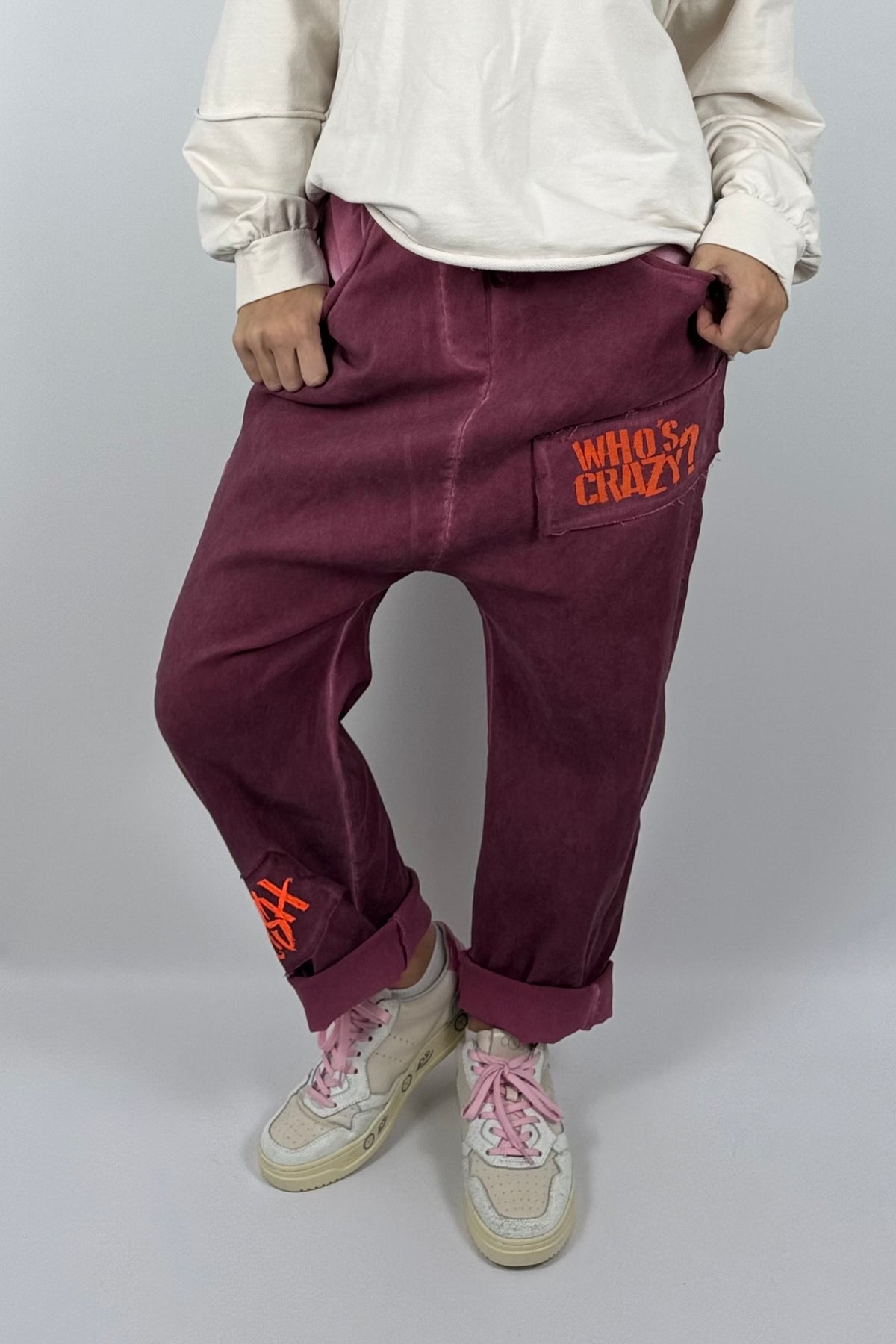 Damen Baggy-Hose mit Statement-Print-Bordeaux