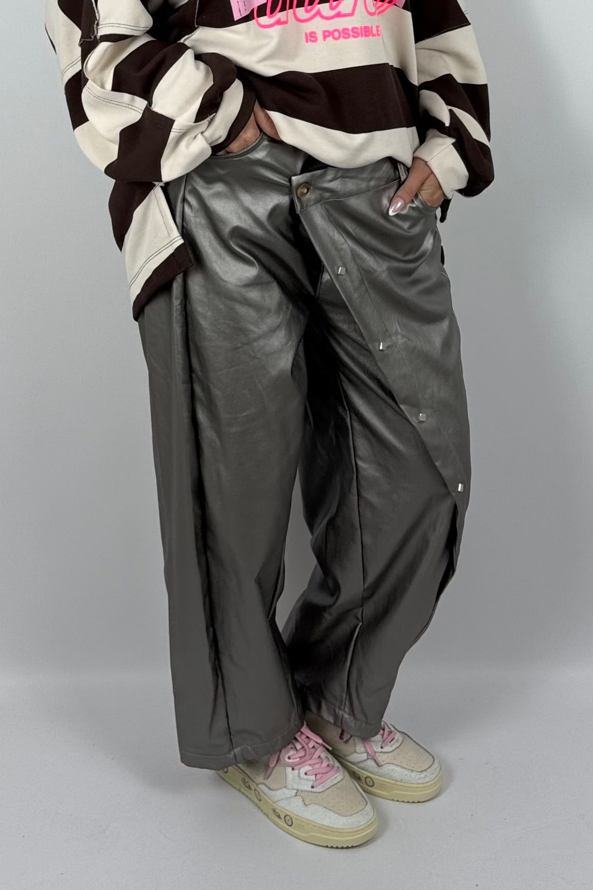 Damen Lederlook-Hose mit asymmetrischem Detail – Silber