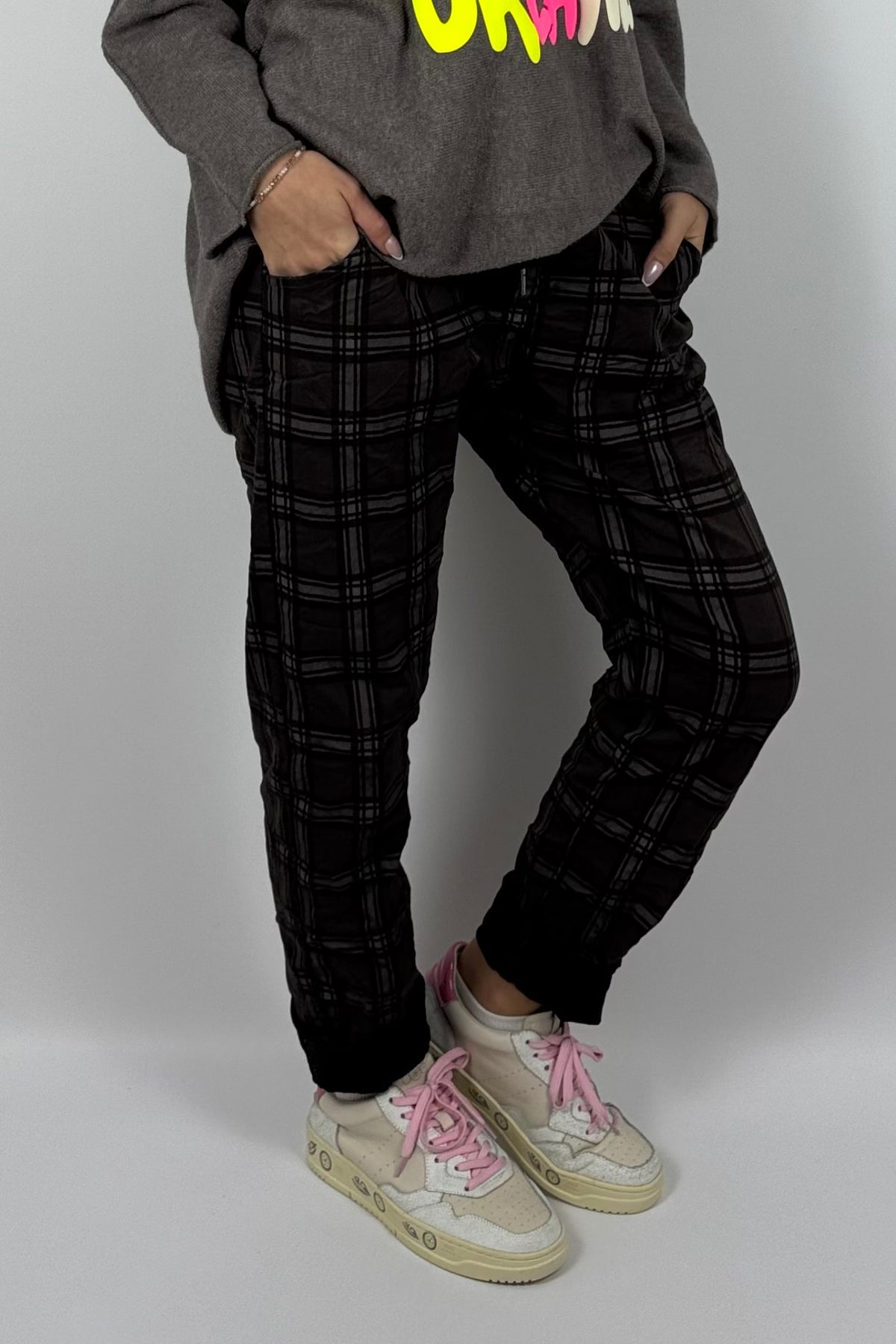 Damen Schlupfhose mit Karomuster- Schoko
