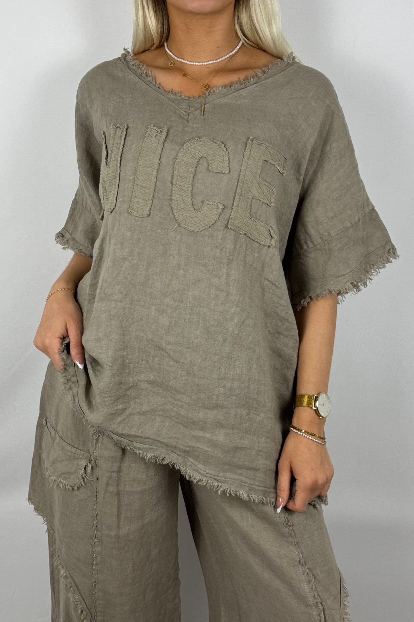 Leinen-Shirt mit „NICE“-Applikation-Mud