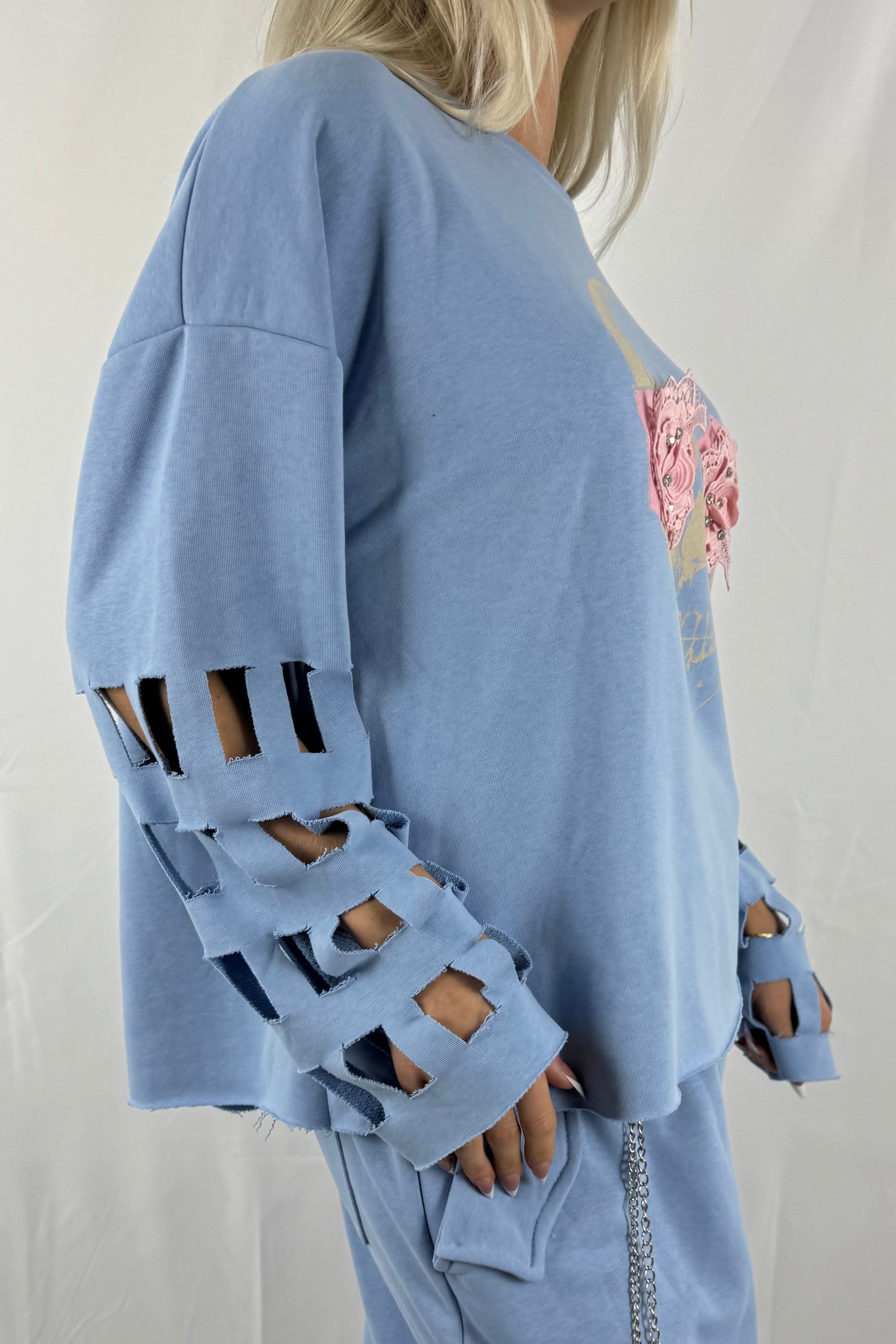 Oversize Shirt mit Totenkopf-Print & Cut-Out-Ärmeln –Hell Blau