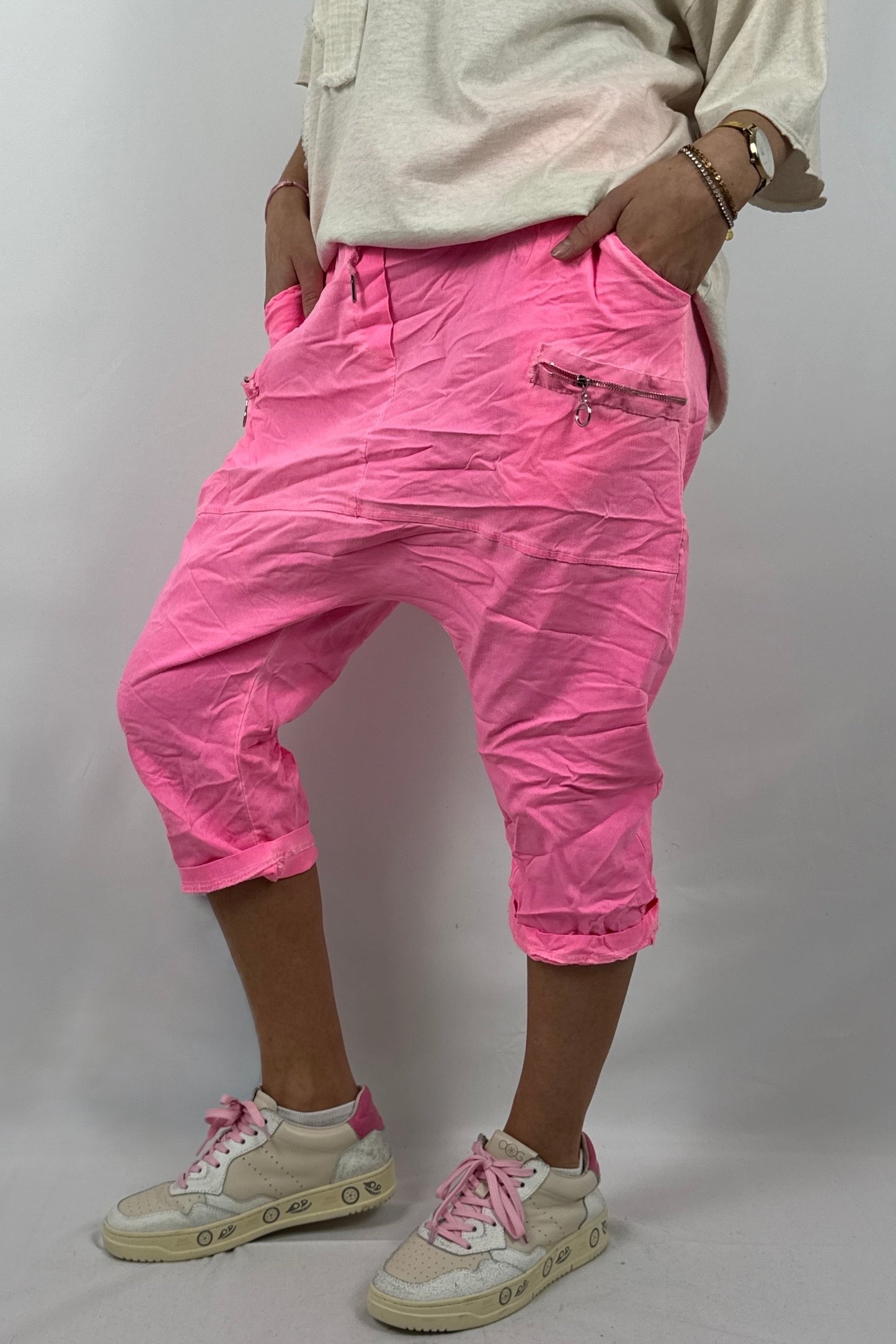 Damen Short mit Reißverschluss Details -Neon Pink