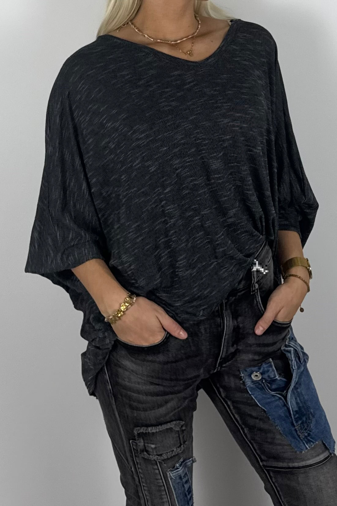 Damen Oversize Shirt mit V-Ausschnitt – Schwarz