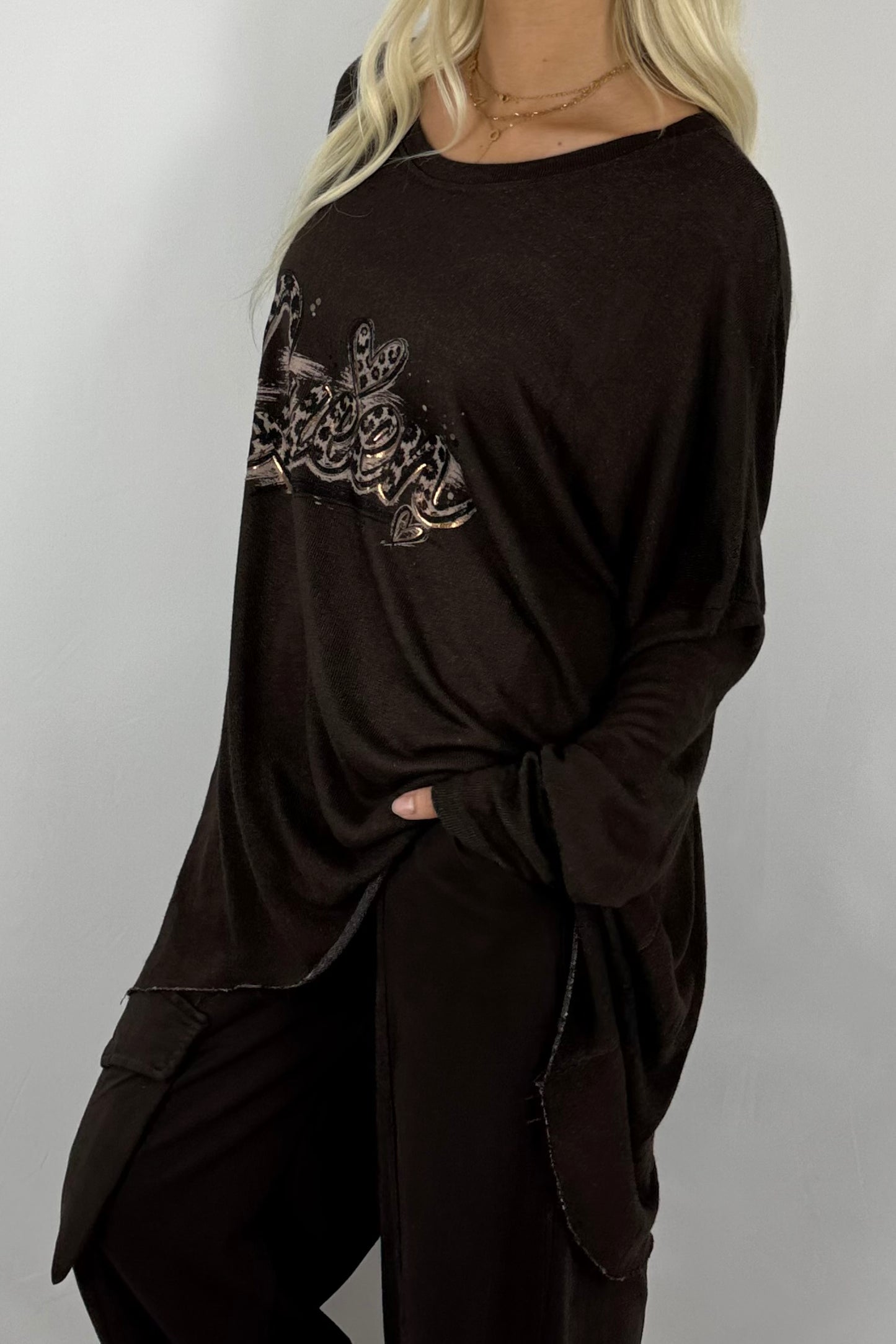 Damen Longshirt „Queen“ – Oversize mit Frontprint-Schoko