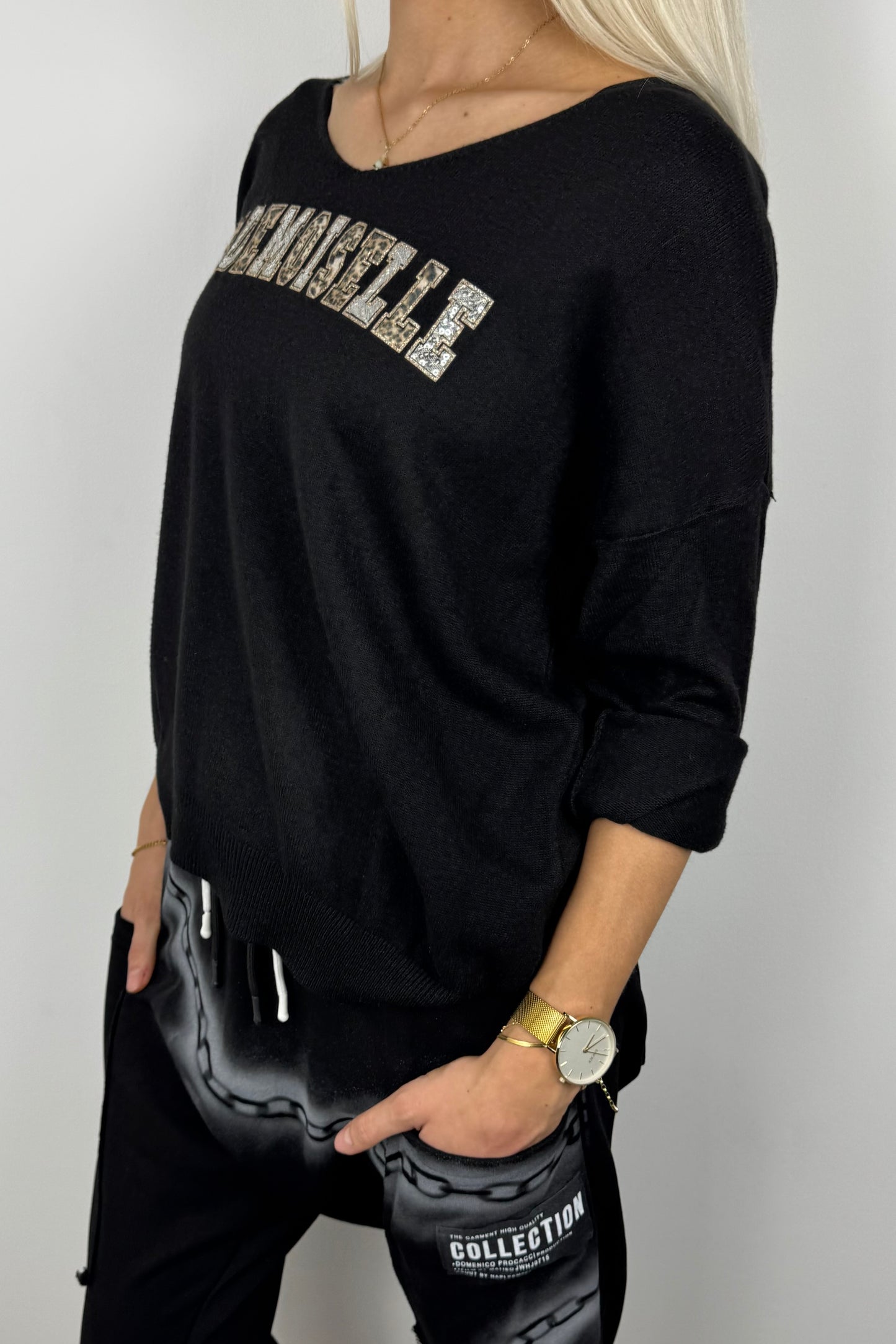 Strickshirt mit Schriftzug „Mademoiselle“-Schwarz