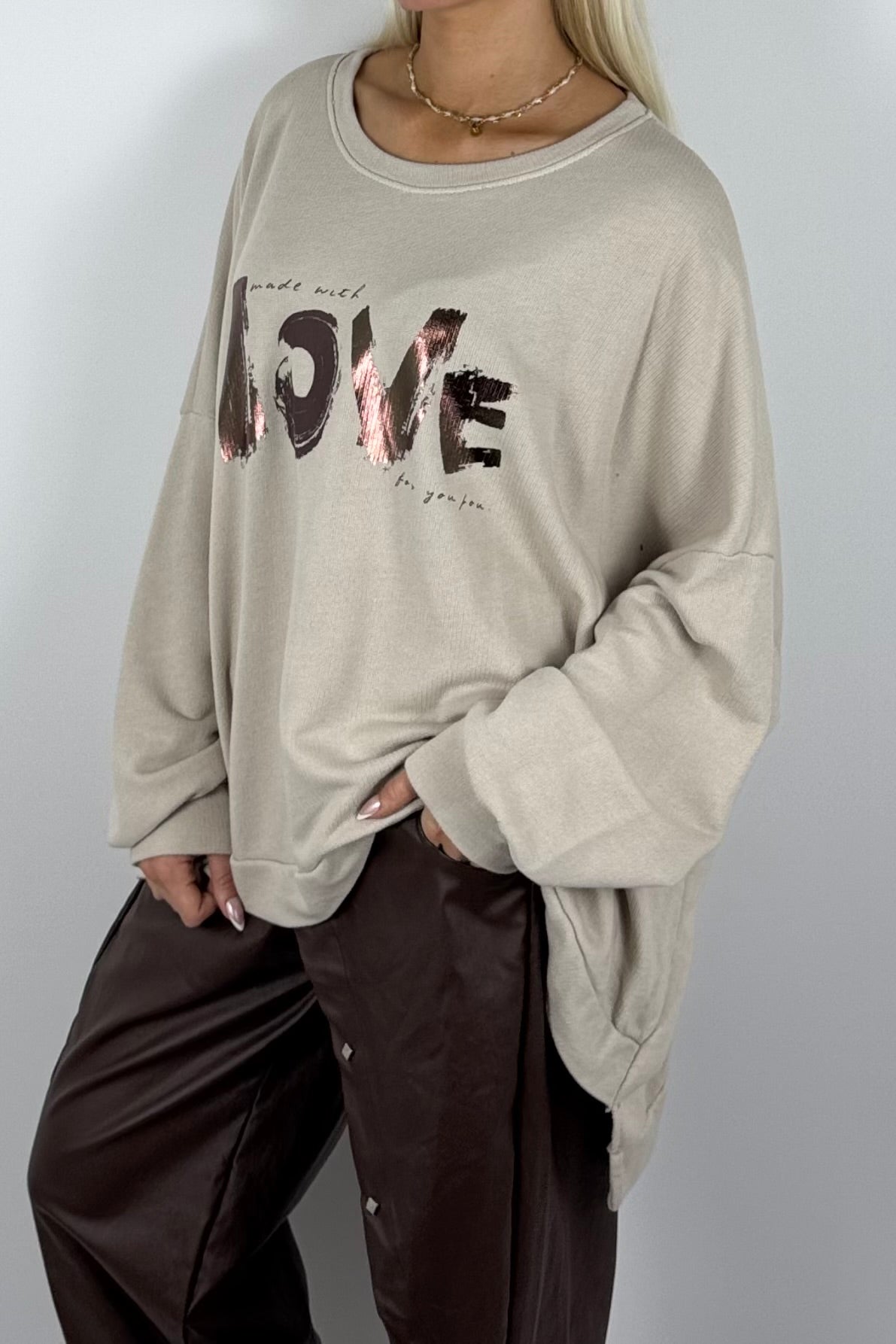 Damen Oversize Sweatshirt „LOVE“ – Beige