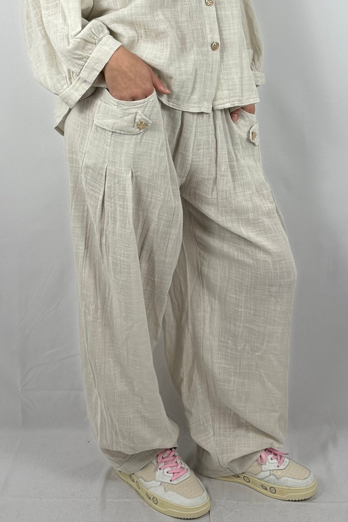 Baumwollhose mit elastischem Bund und Cargo-Taschen-Beige
