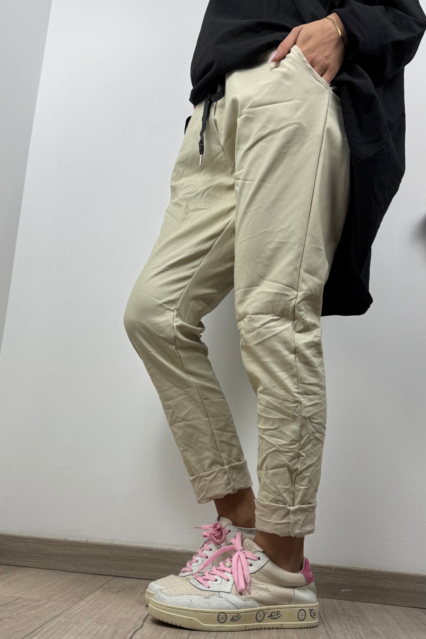 Glanz-Effekt Jogpants mit Kordelzug –Beige