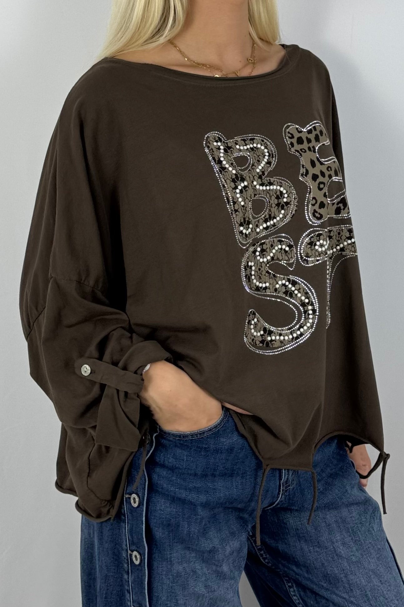 Oversize-Shirt „BEST“ mit Leo-Print und Strass-Details-Schoko