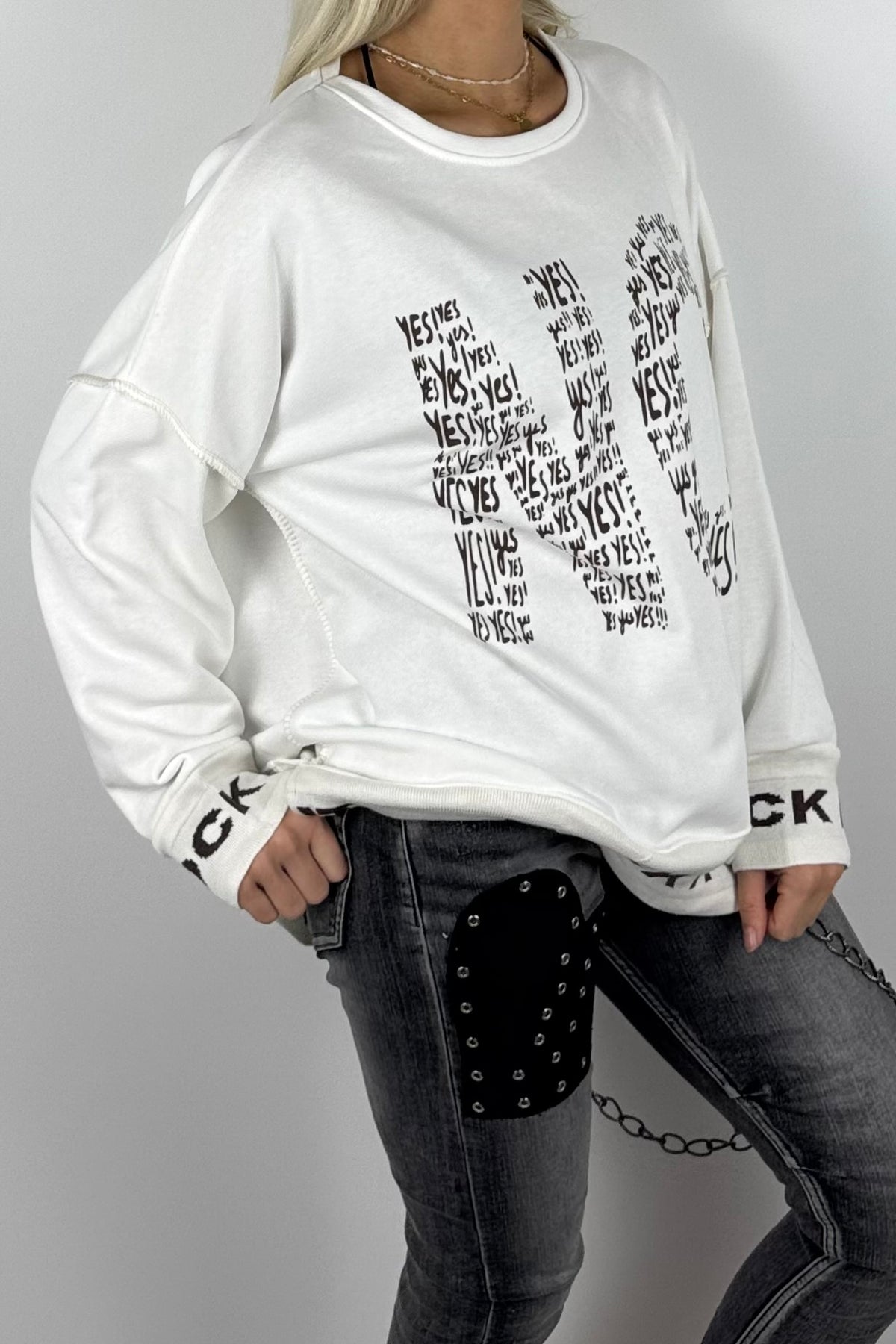 Damen-Sweatshirt mit „NO“-Print und „Rock It“-Bündchen-Weiß