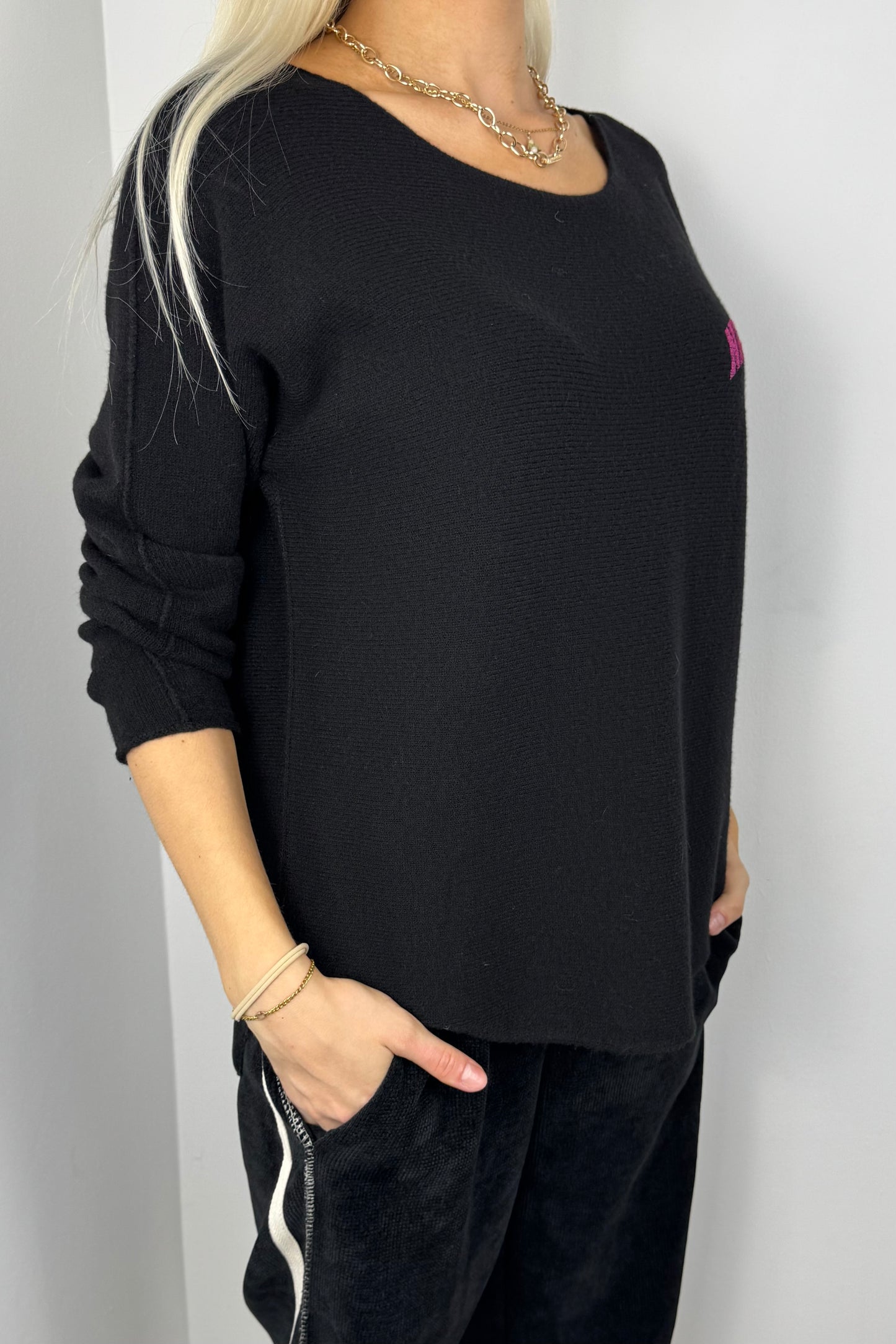 Damen Pullover mit „Namaste“-Print-Schwarz