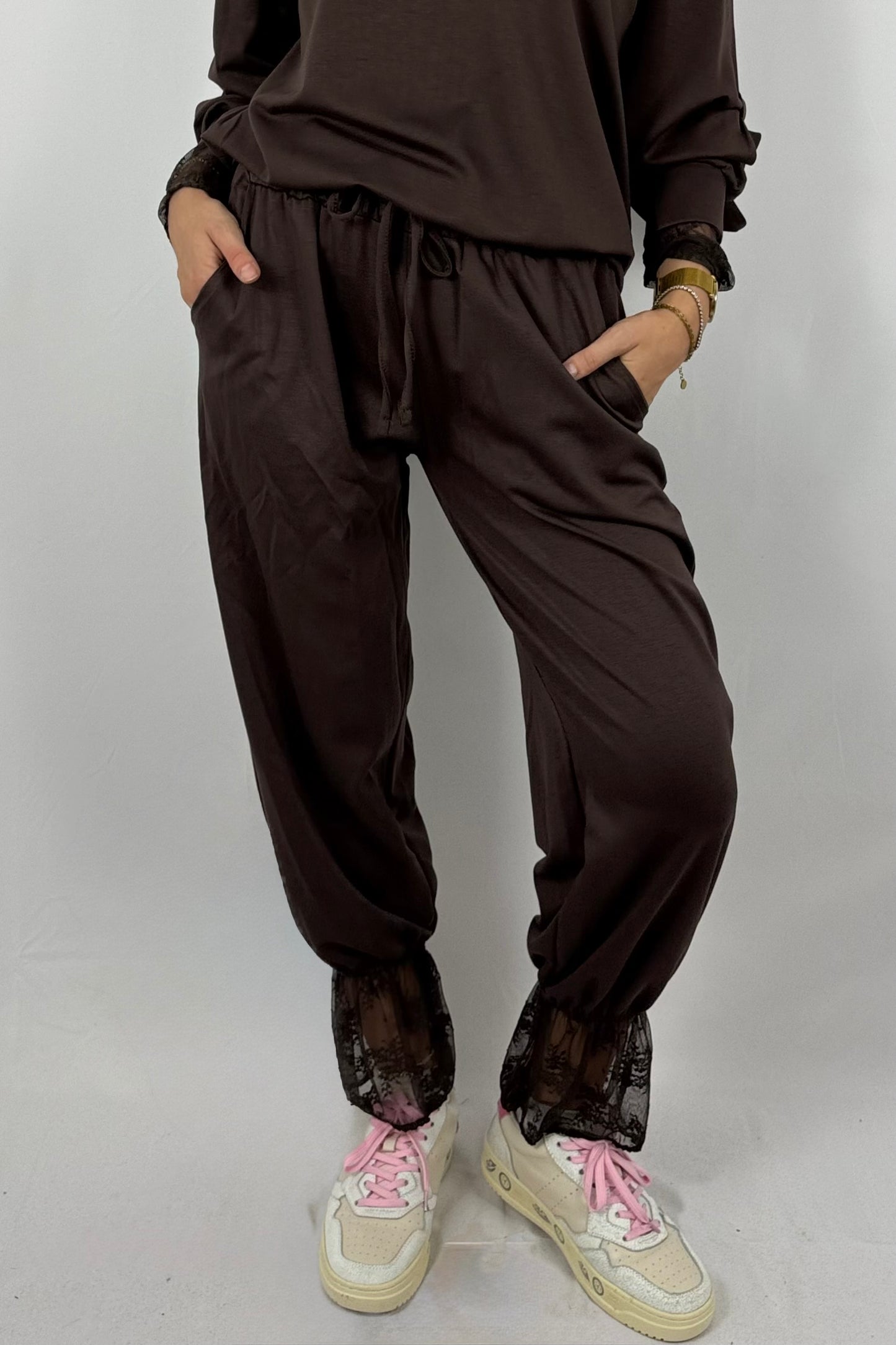 Damen Hose mit Spitze – Oversize-Schoko
