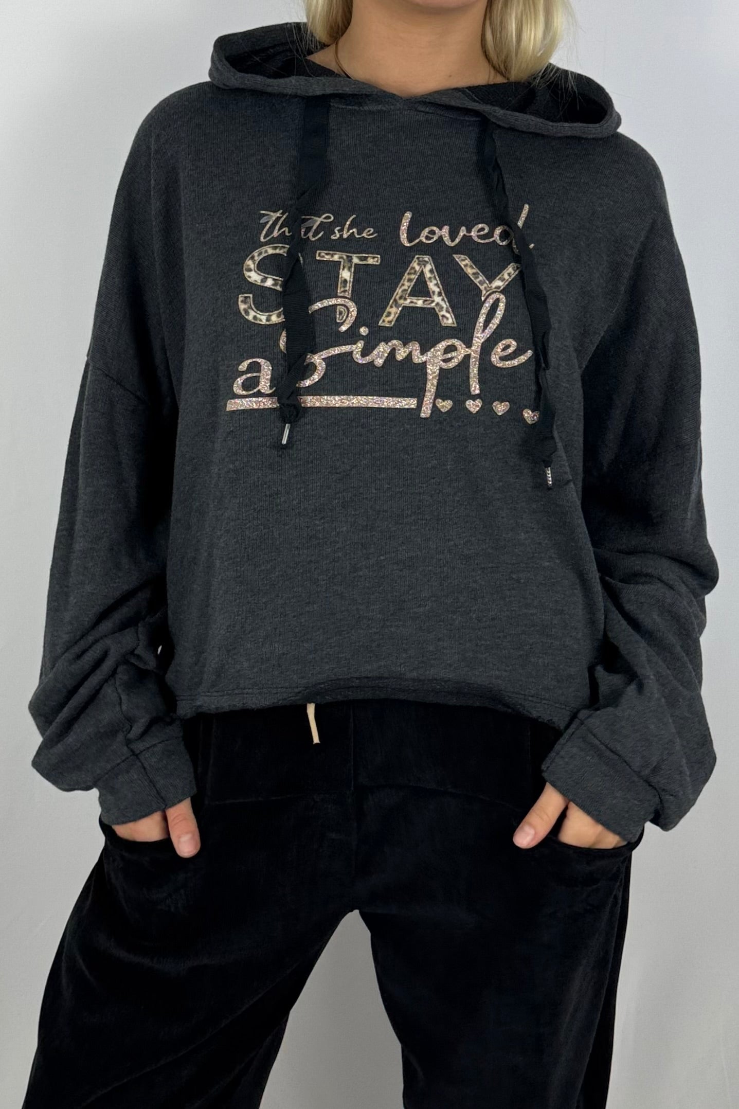 Damen Hoodie – Cropped mit Statement-Print-Schwarz