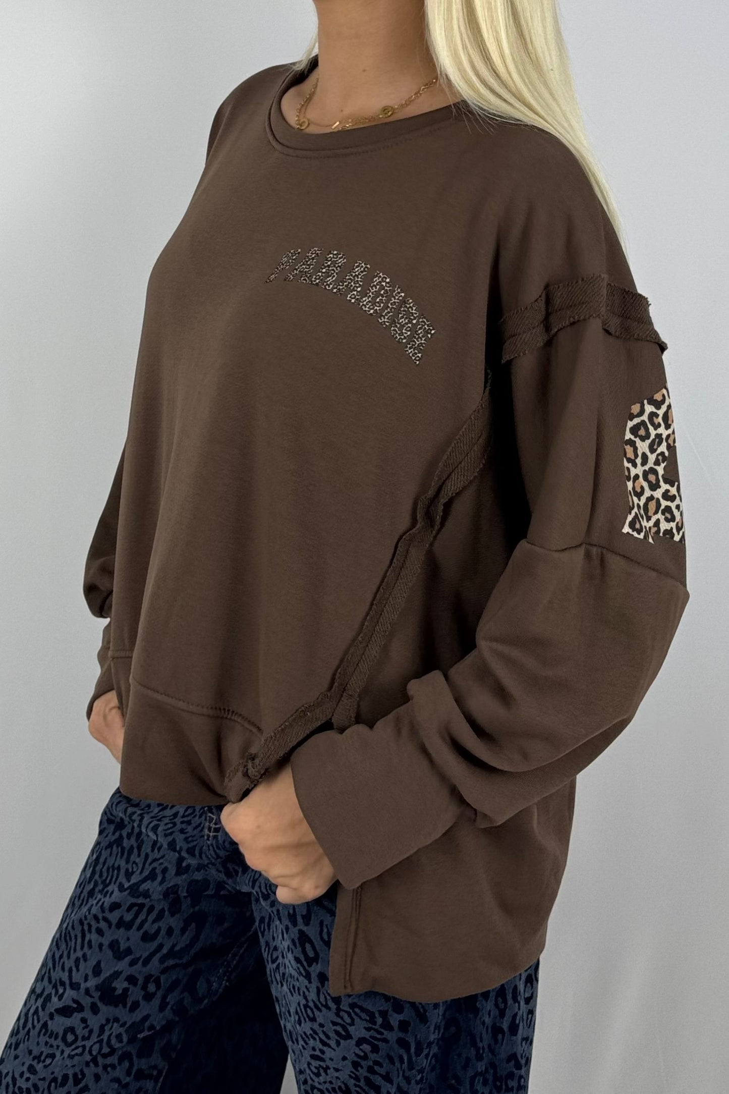 Damen Sweatshirt „PARADISE“ – Leo Print Oversize-Schoko