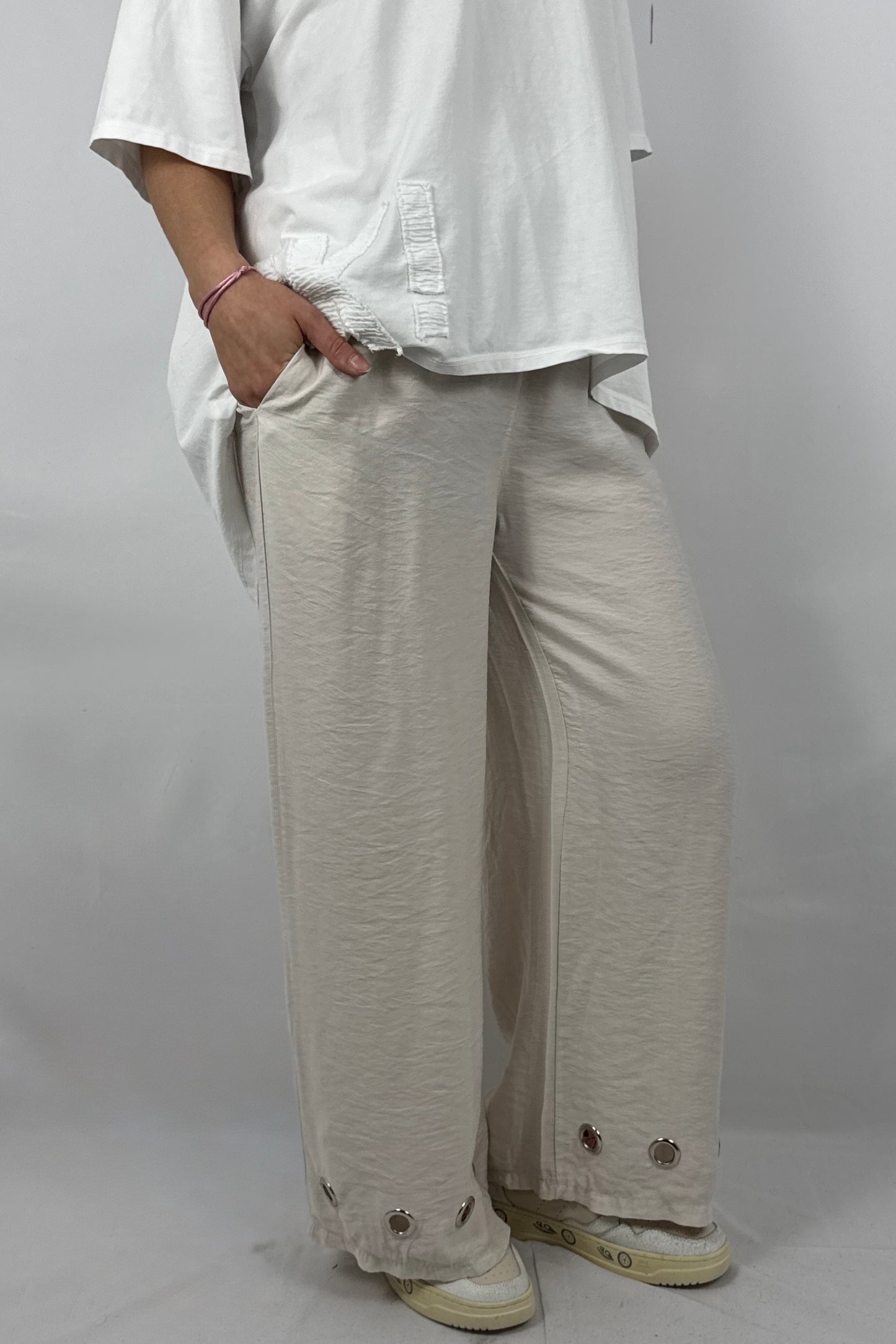 Damen Hose mit weitem Bein und Ösen Details-Beige