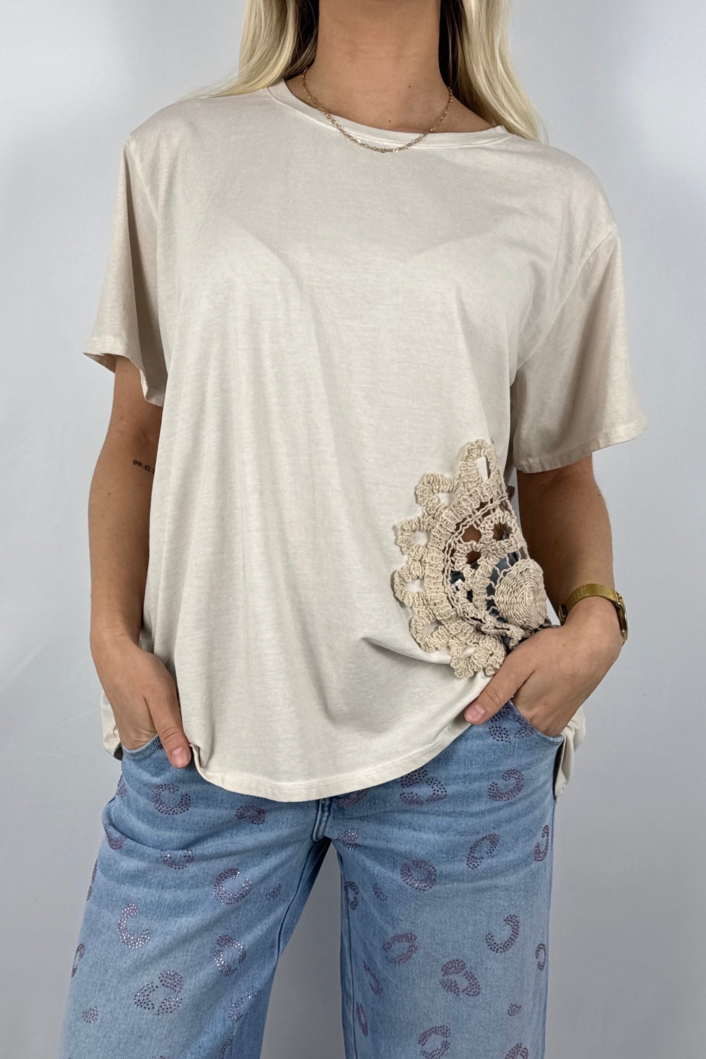 Shirt mit großem Häkel Muster-Beige
