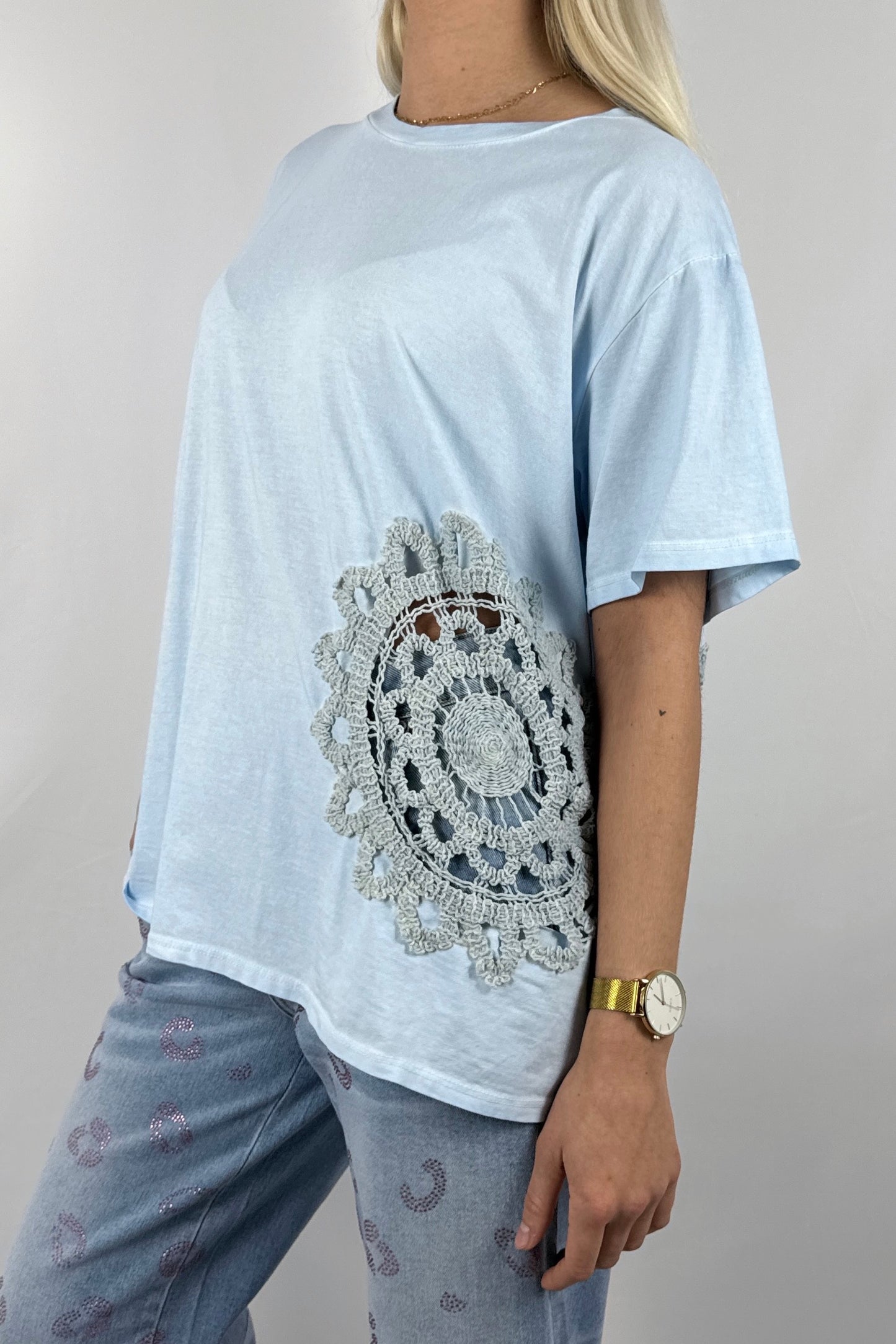 Shirt mit großem Häkel Muster-Hellblau