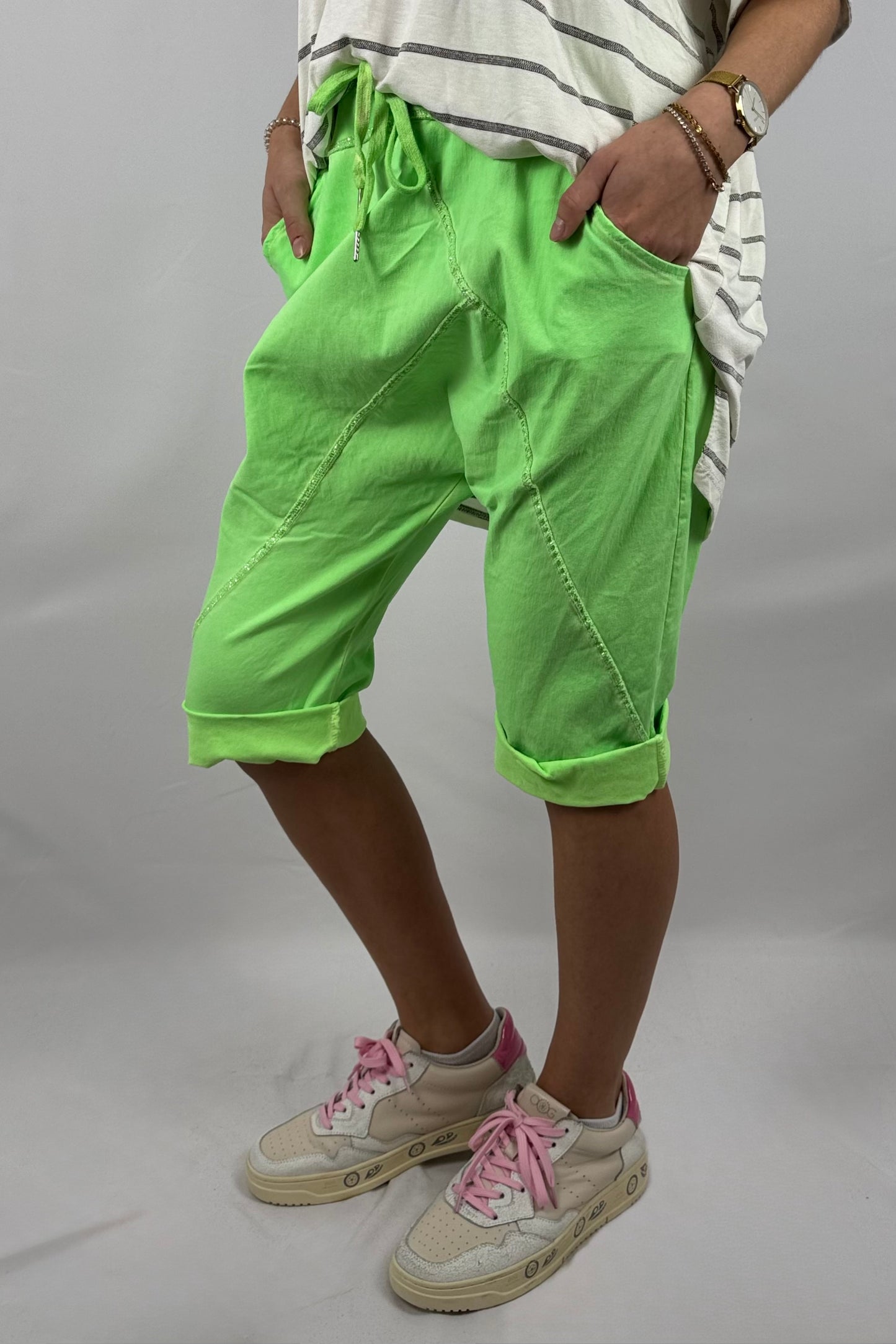 Short mit Ziernähten – Sportlicher Oversize Fit-Neon grün