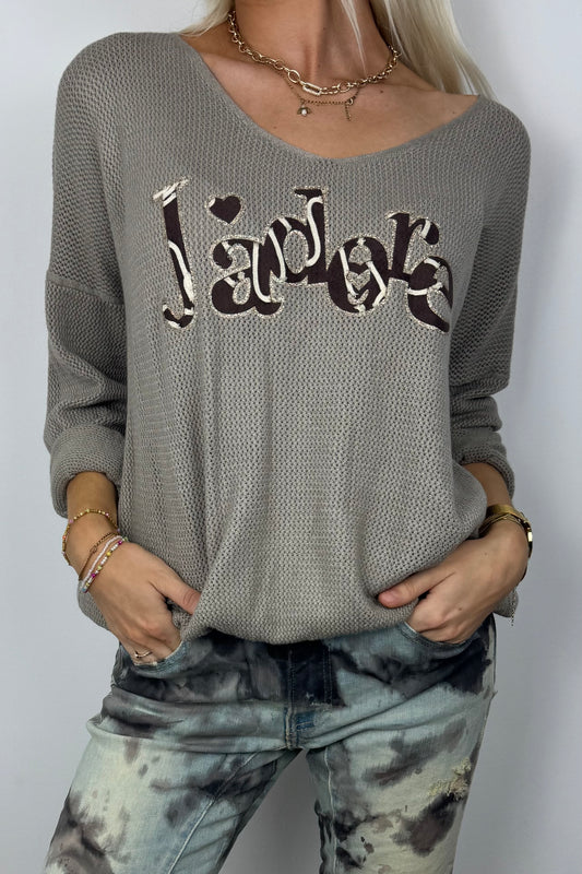 Lockerer Strickpullover mit „J’adore“-Schriftzug-Braun