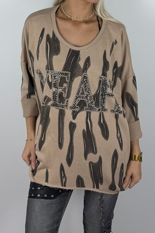 Damen-Sweatshirt mit „YEAH“-Schriftzug und Glitzersteinen-Beige