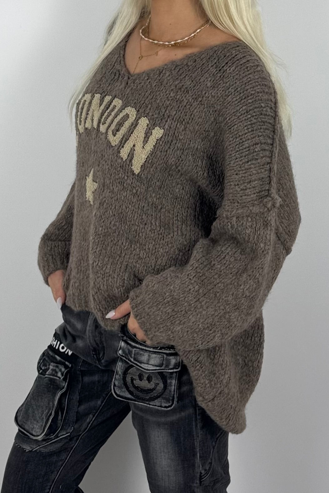 Damen Oversize Strickpullover mit London-Schriftzug –Mud