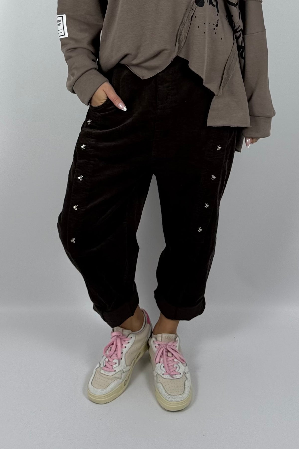 Damen Hose mit Schmuckdetails – Schoko