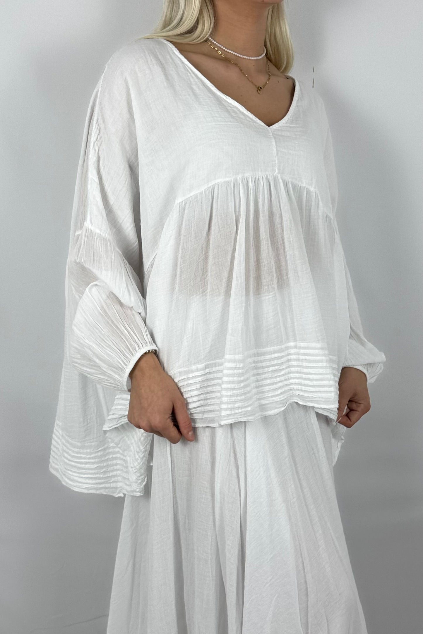 Oversize Bluse mit Volant – 100% Baumwolle-Weiß