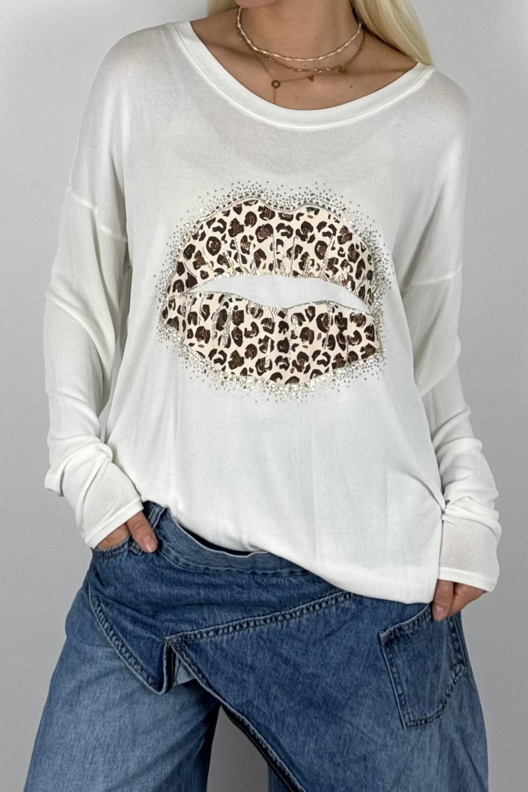 Damen Oversize Shirt mit Leo-Lippen & Glitzer –Weiß