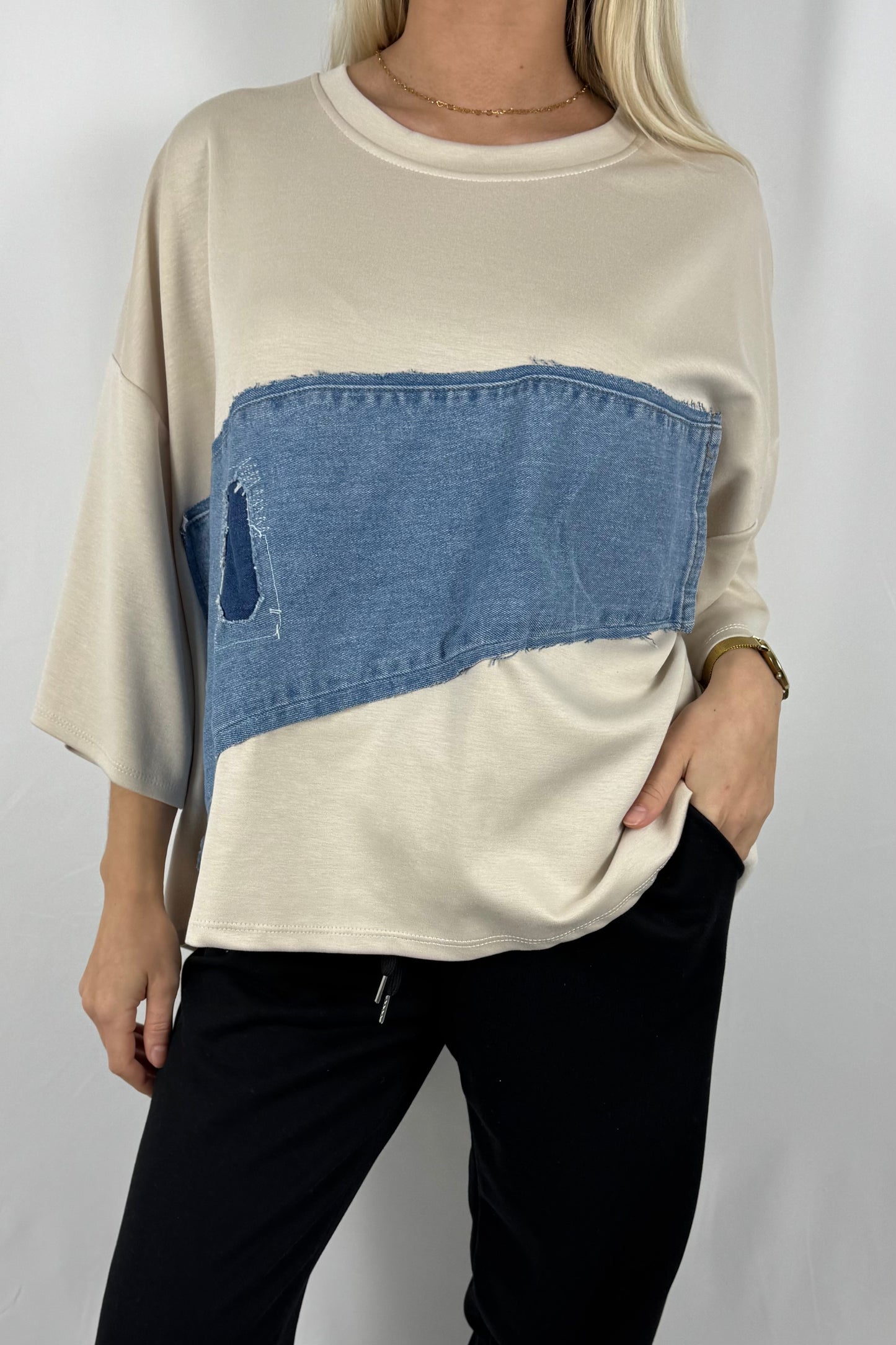 Oversize Damen Shirt mit Denim Patch und Used Look Detail-Beige