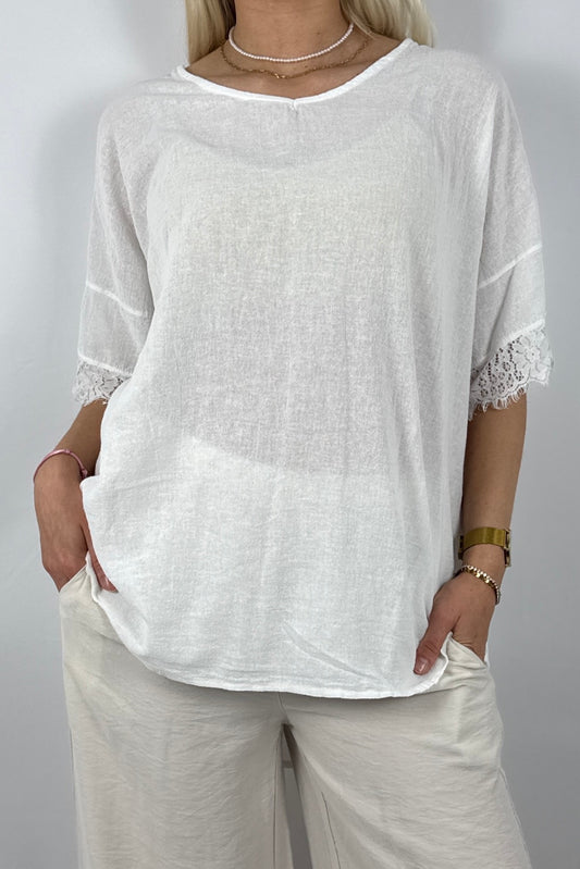 Oversize Damen Shirt mit Spitzen Details und V Ausschnitt-Weiß
