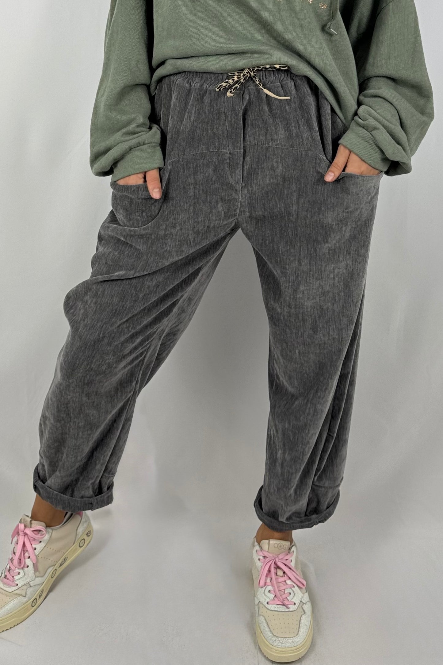 Damen Hose – Samtoptik mit Leo-Kordel-Mud