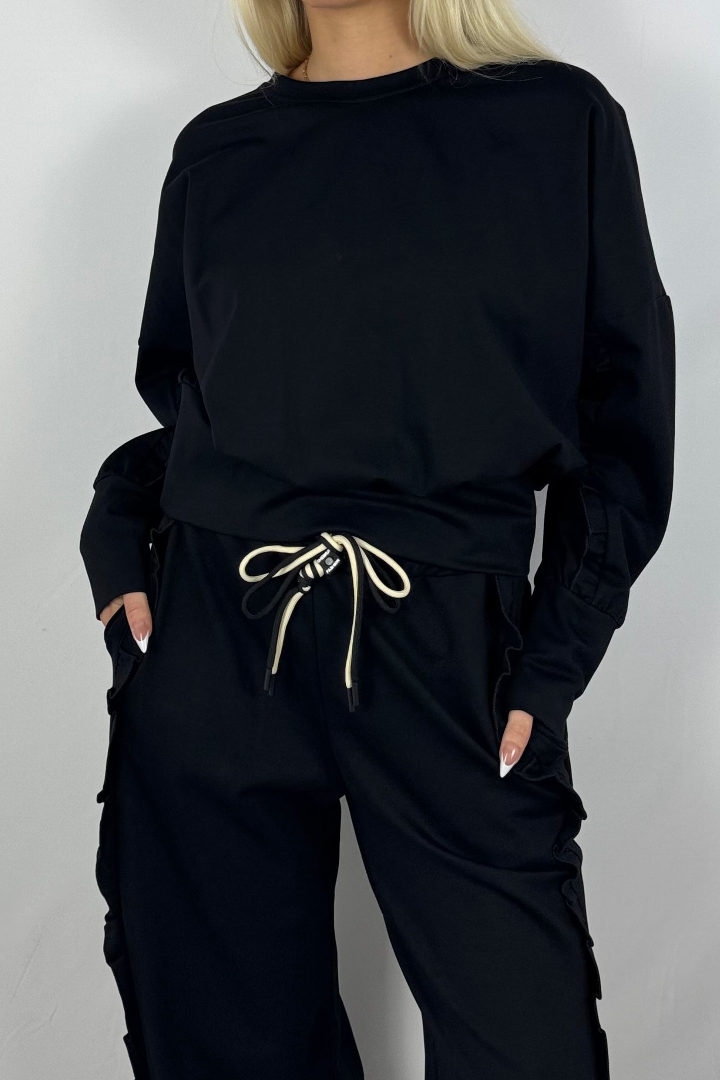 Sweatshirt mit Rüschen-Details-Schwarz