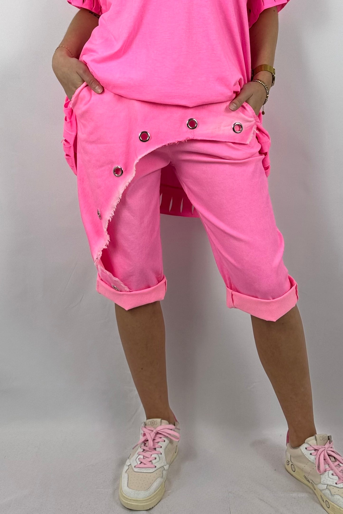 Paperbag-Shorts mit Zierösen und asymmetrischer Front- Neon Pink