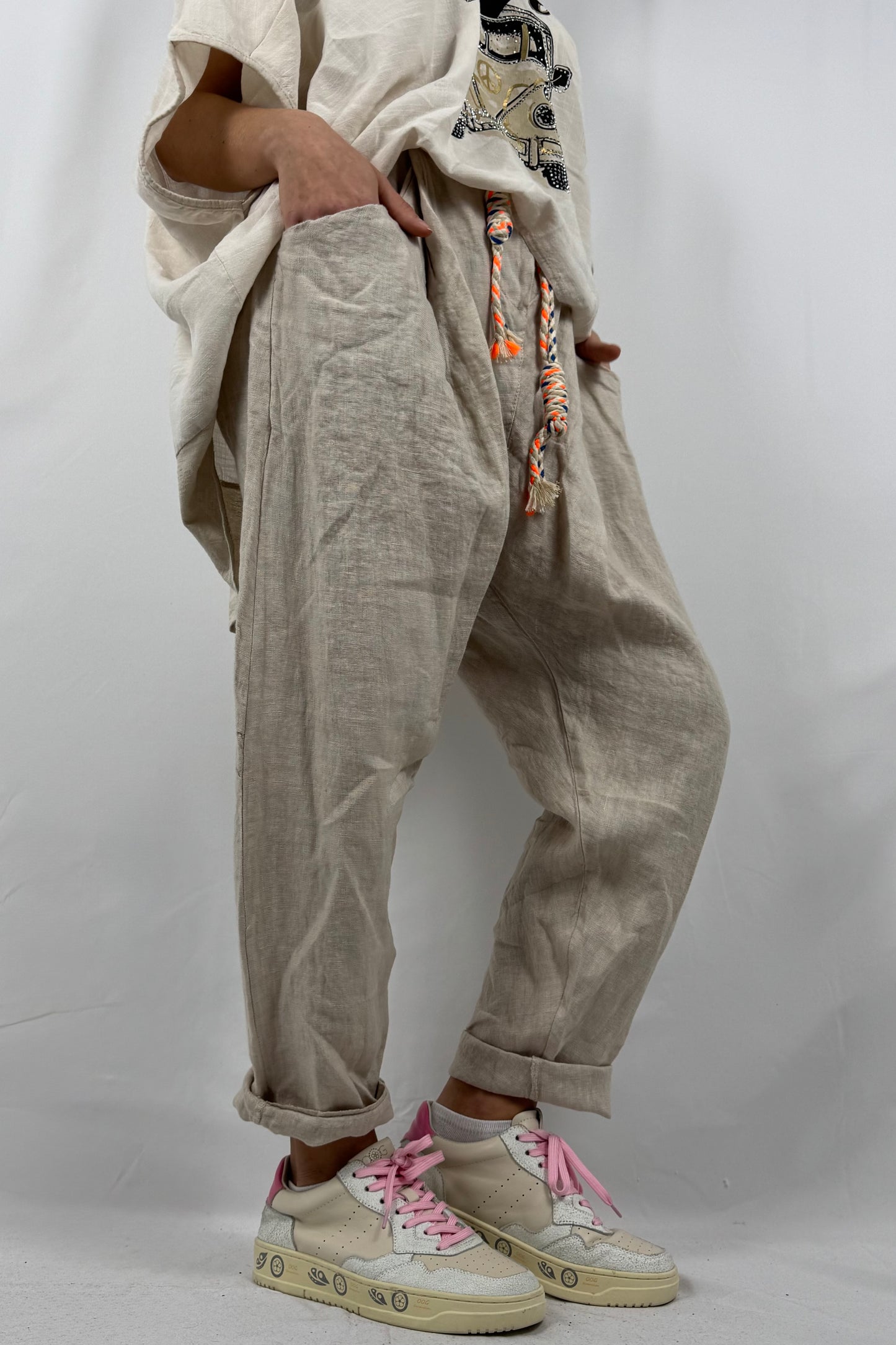 Damen Leinenhose mit Flechtgürtel-Beige