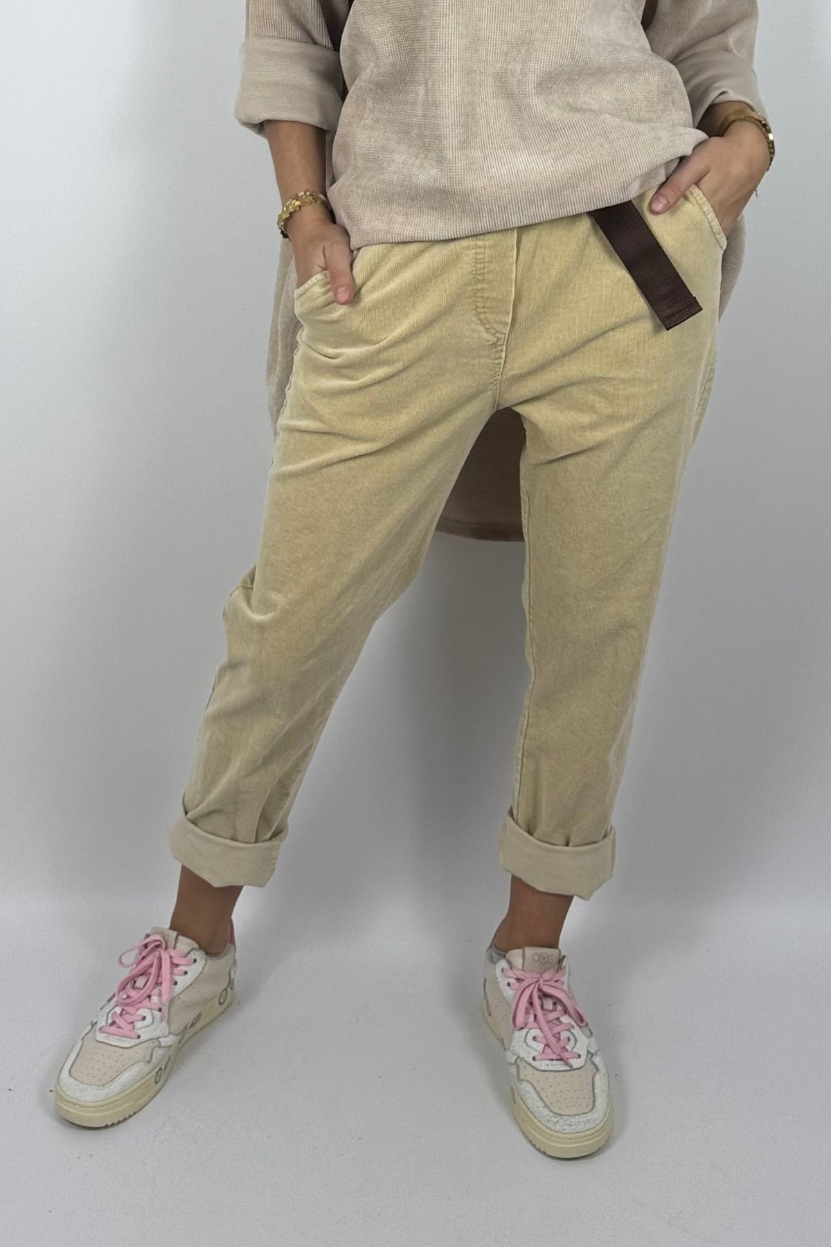 Damen Cordhose mit Gürtel – Beige