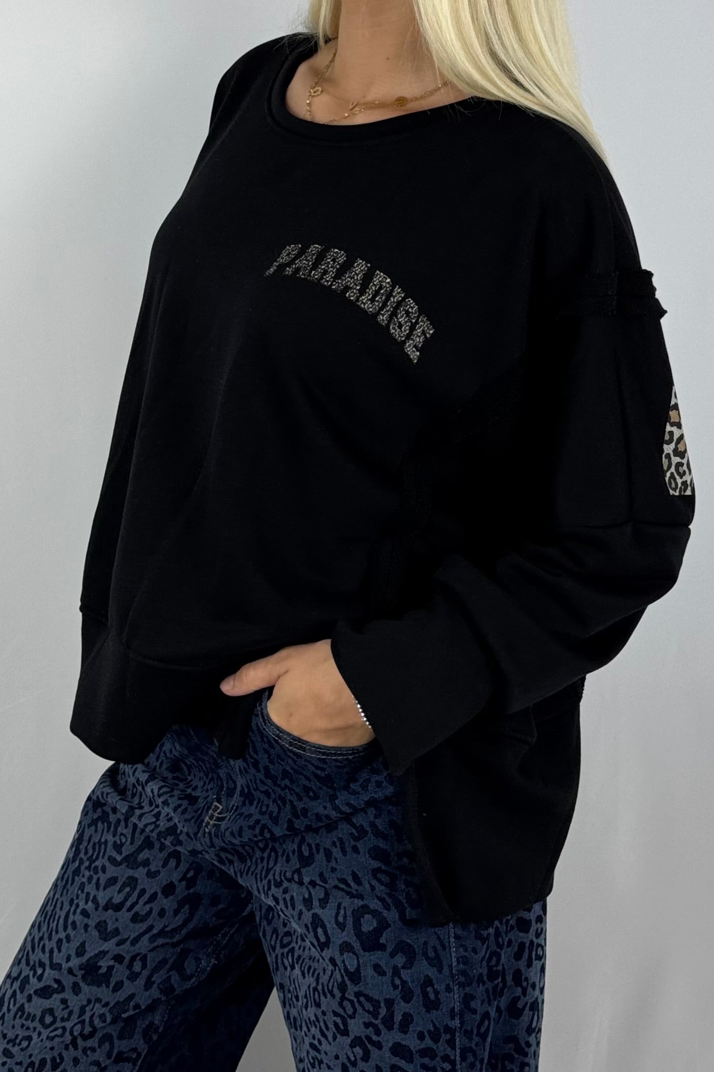 Damen Sweatshirt „PARADISE“ – Leo Print Oversize-Schwarz