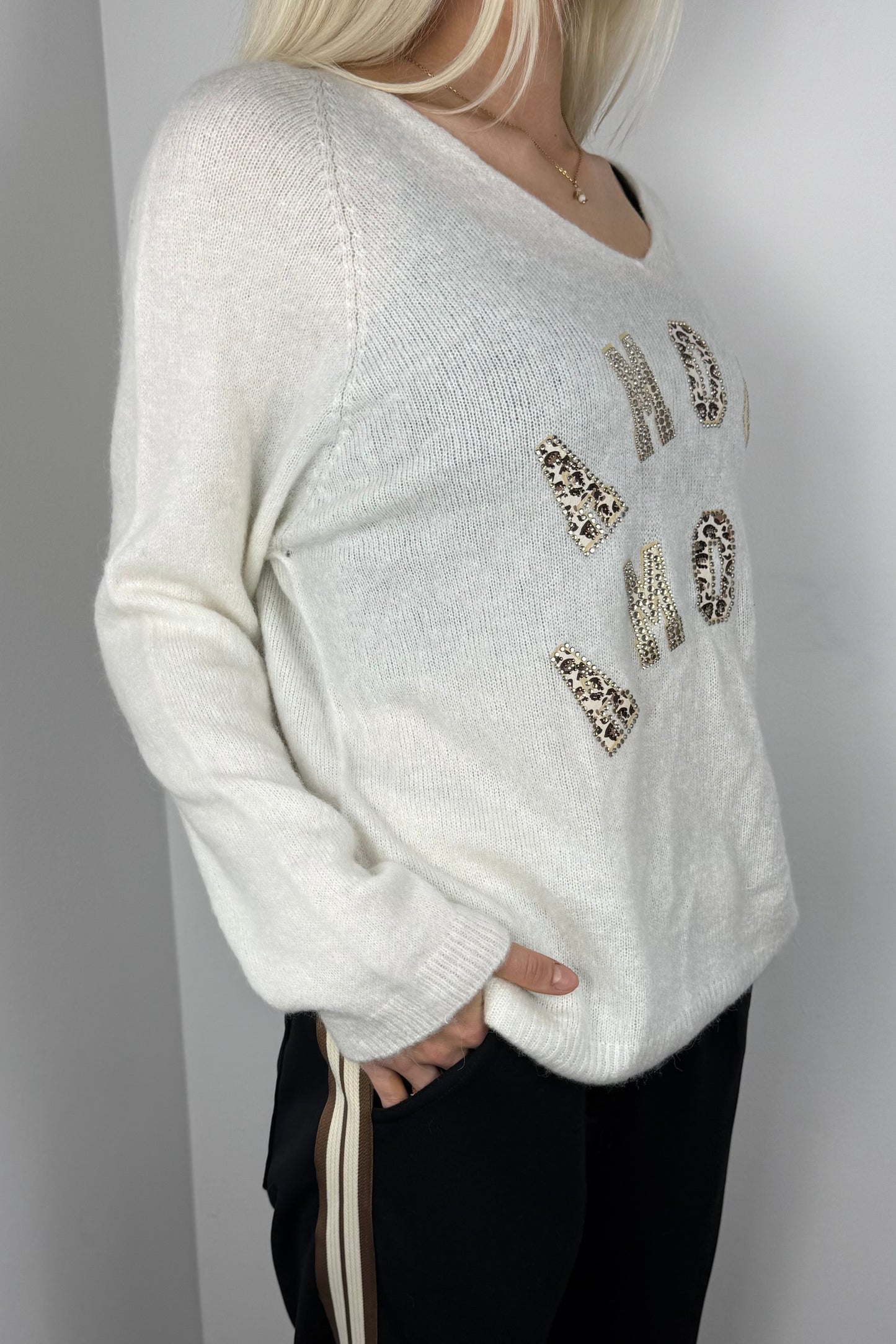 Pullover mit Strass-Schriftzug „AMOUR“ – Weiß
