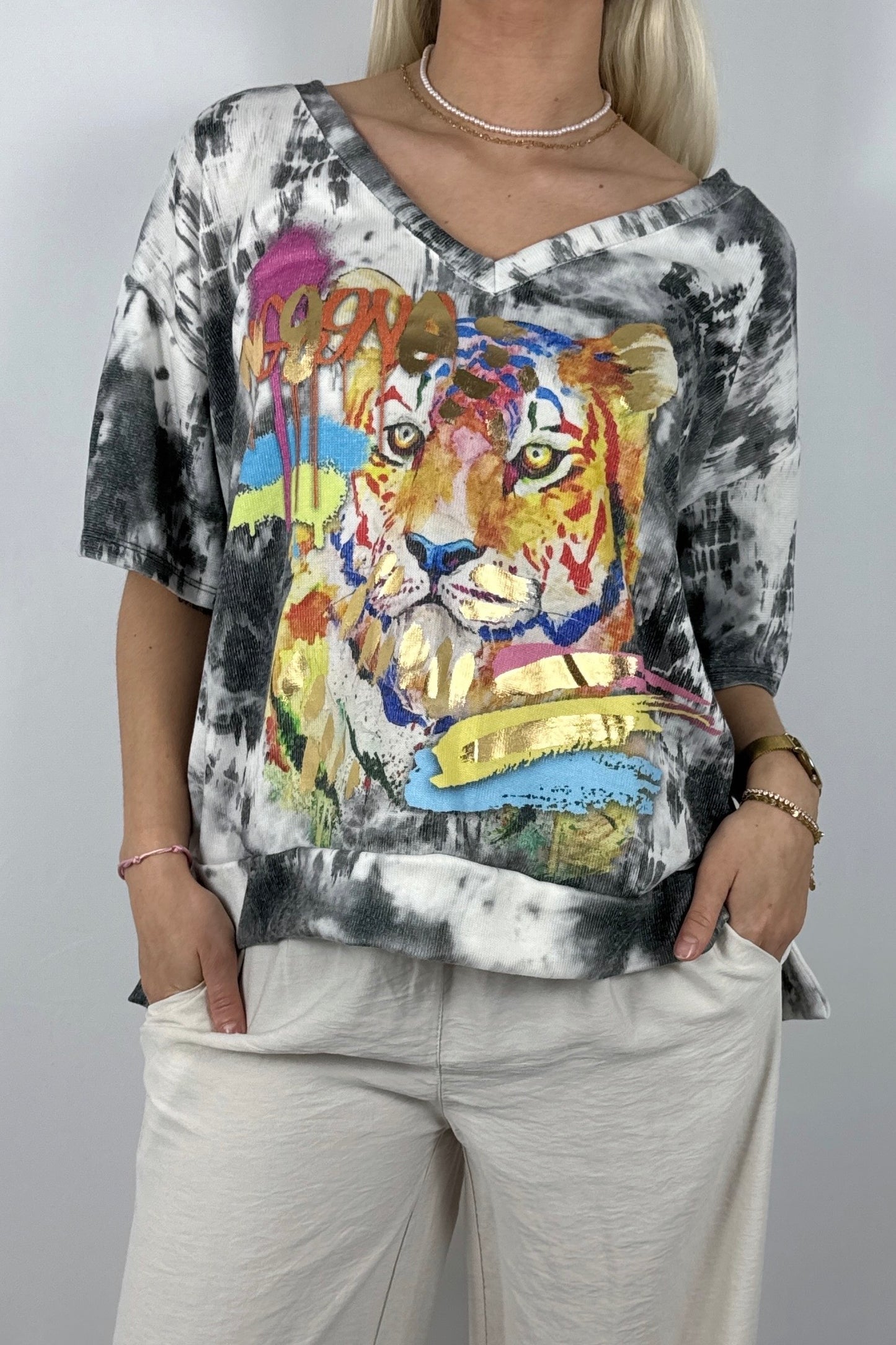 Oversize Damen Shirt mit Tiger Print und V Ausschnitt-Schwarz