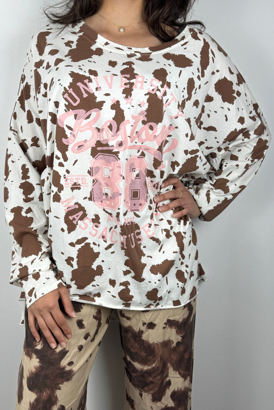 Oversize Sweatshirt im Kuhflecken-Look mit College-Print