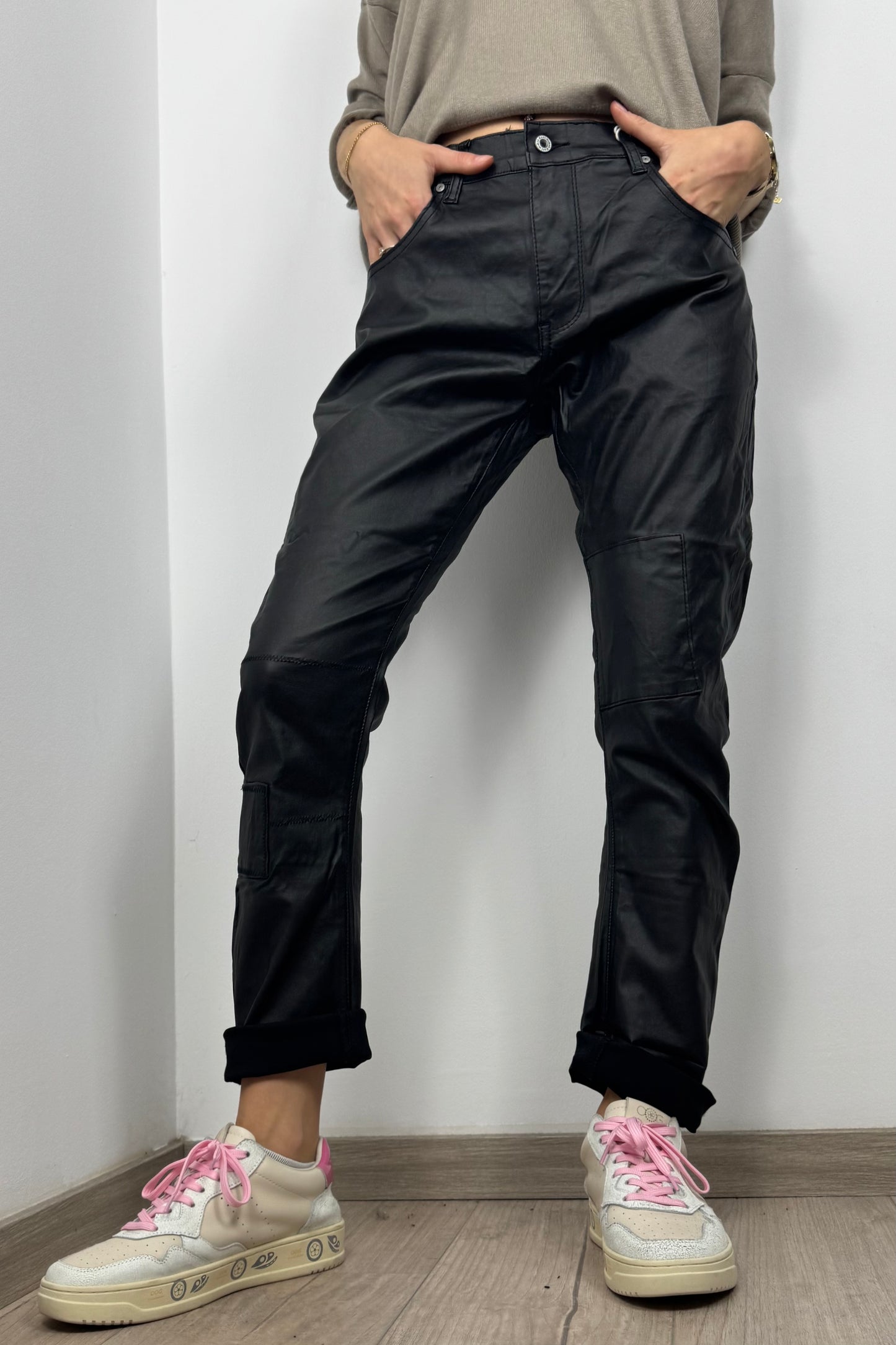 Damen Jeans in Lederoptik – Schwarz
